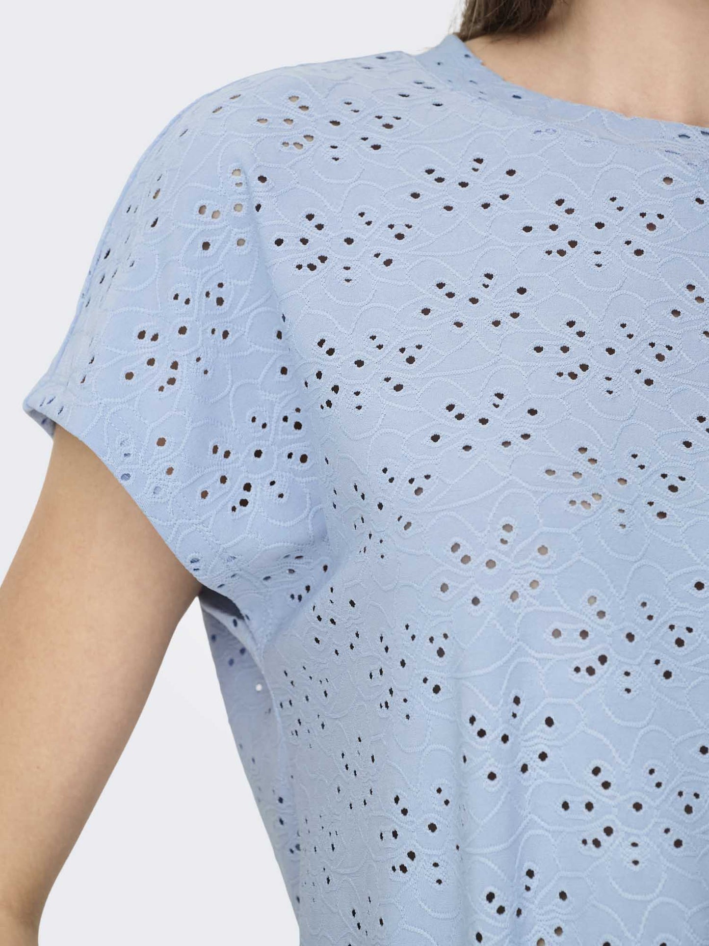 T-shirt maniche corte Only donna con dettagli in pizzo azzurra