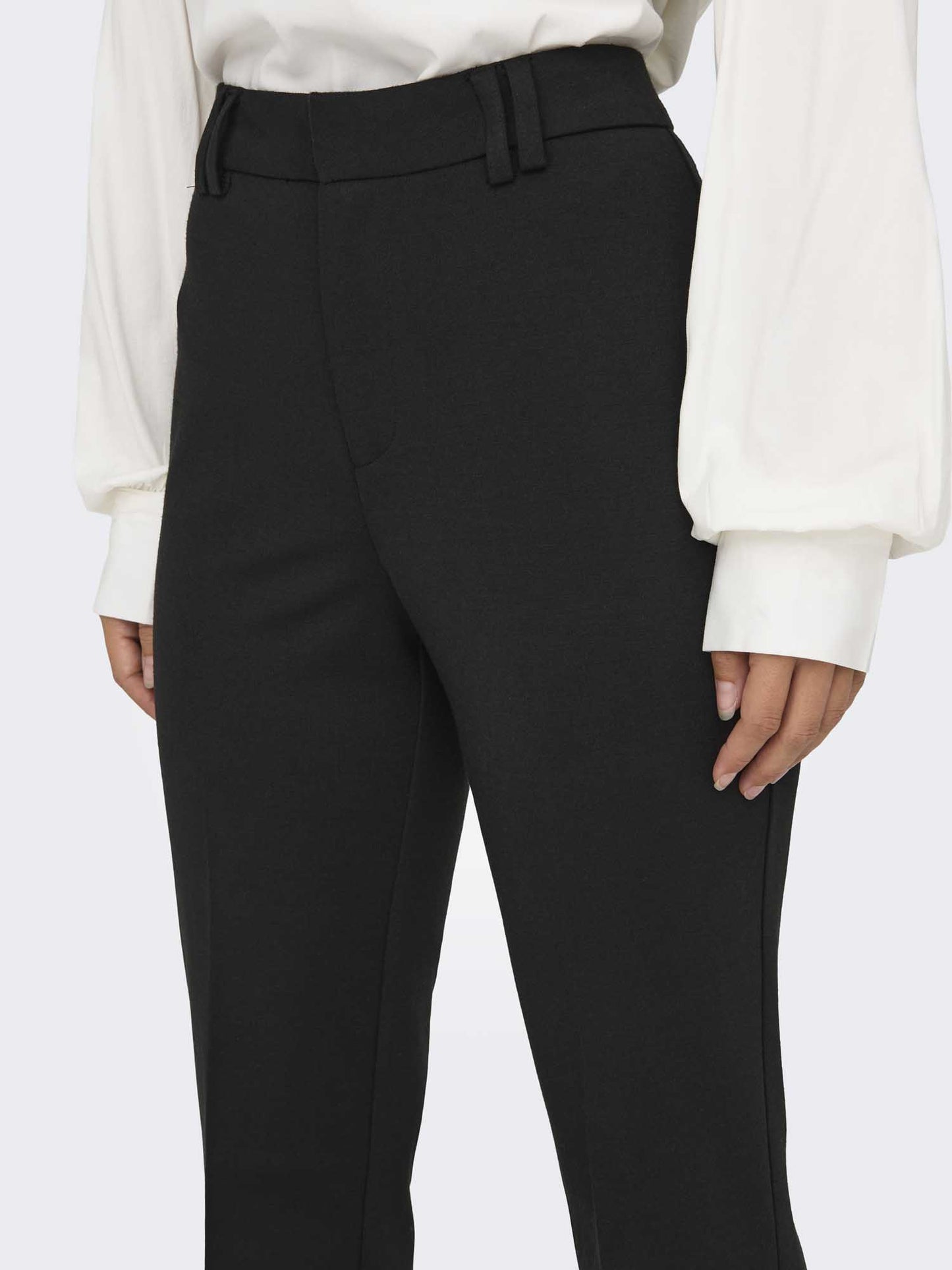 Pantaloni Only Peach eleganti e leggermente svasati da donna neri