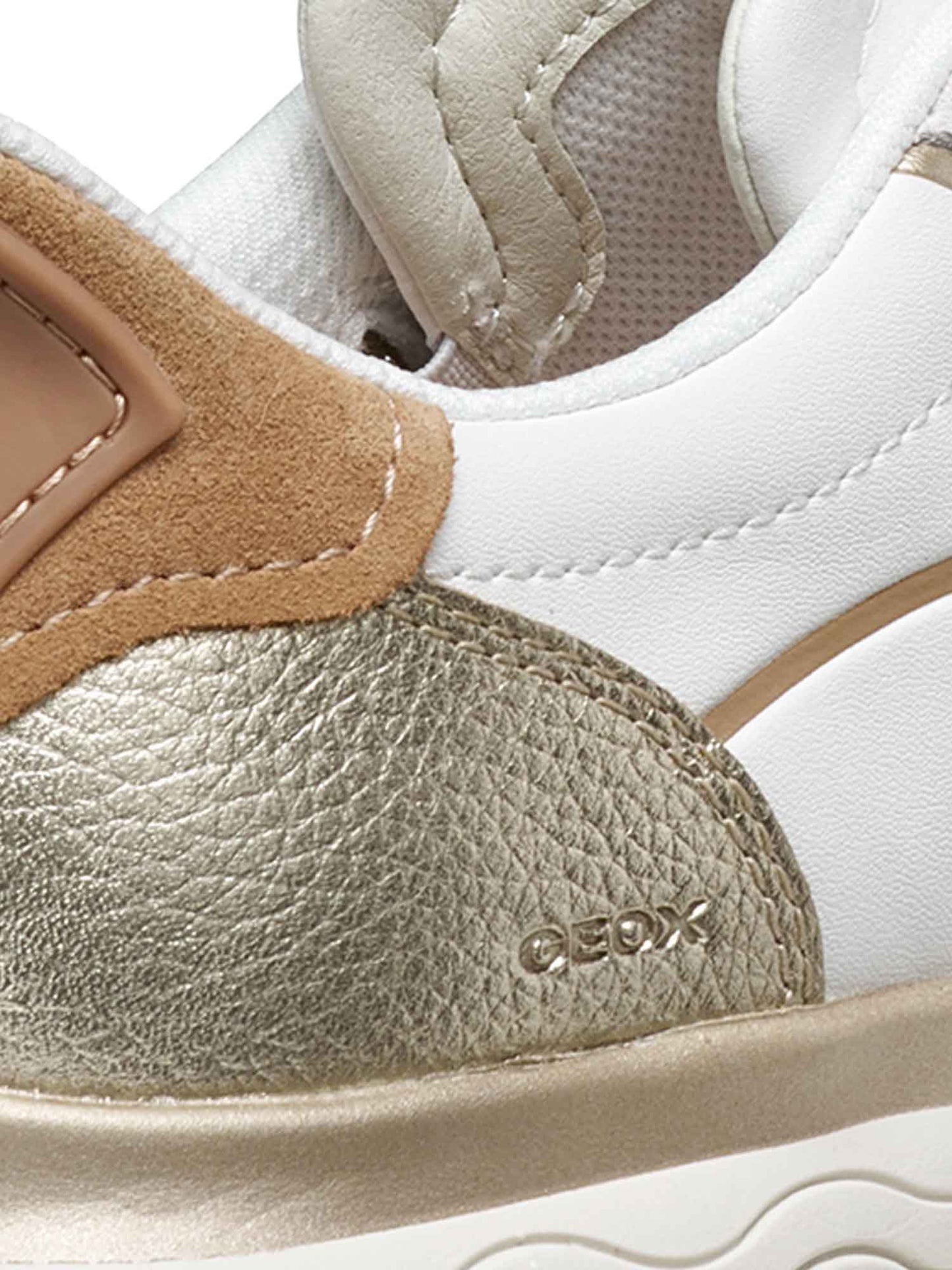 Geox Spherica Plus, sneakers donna bianche casual con chiusura slip-on