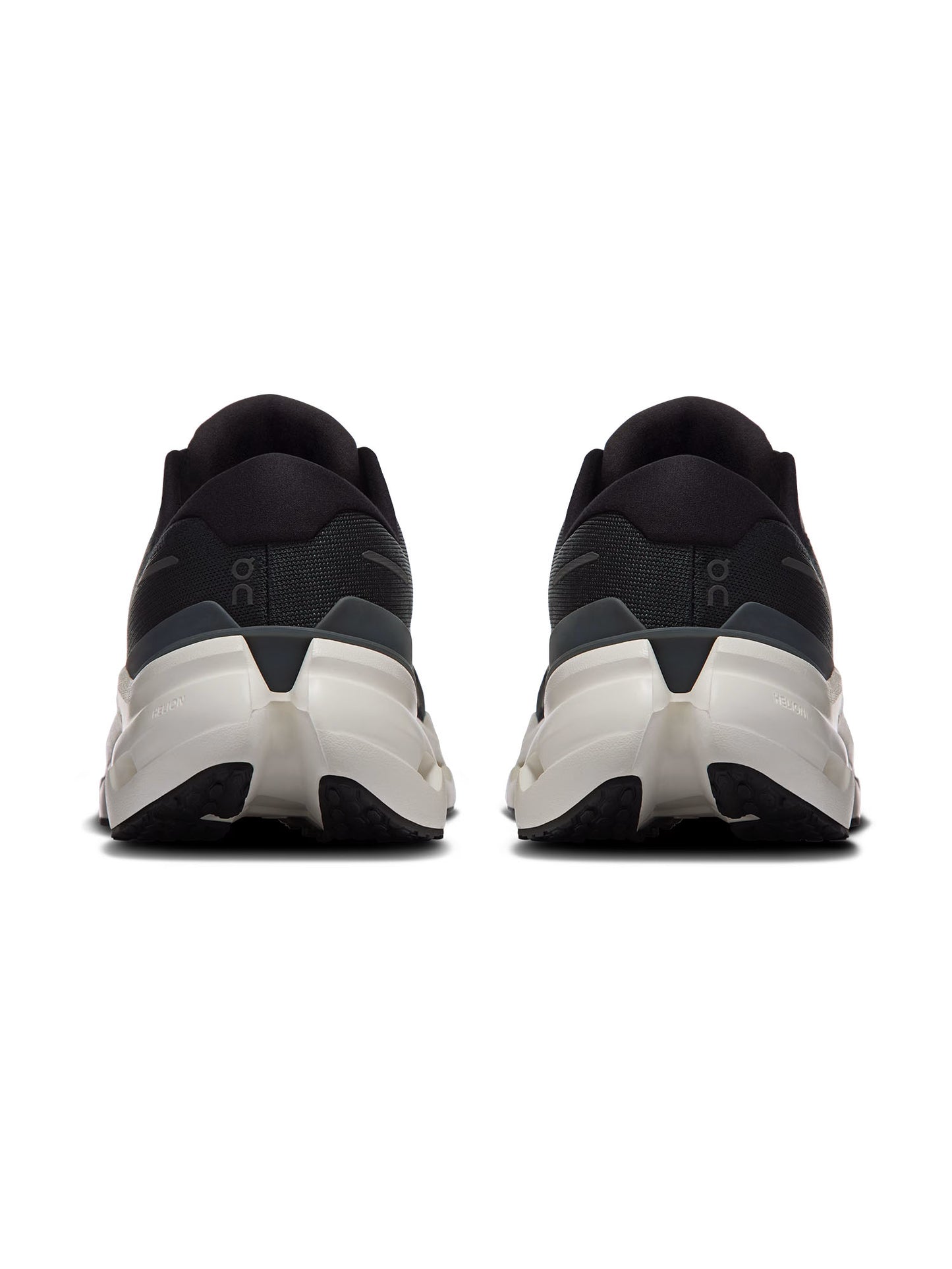 On Cloudrunner 3, scarpa running uomo nera per ogni corsa