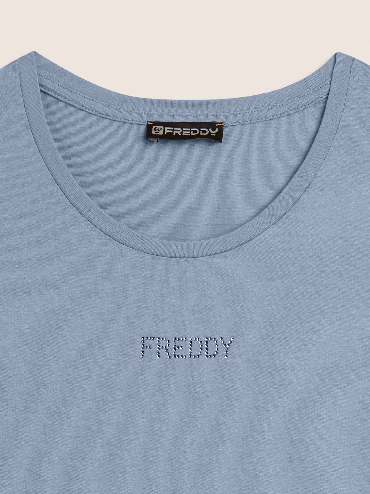 Freddy College Luxe, t-shirt azzurra da donna con strass raffinati