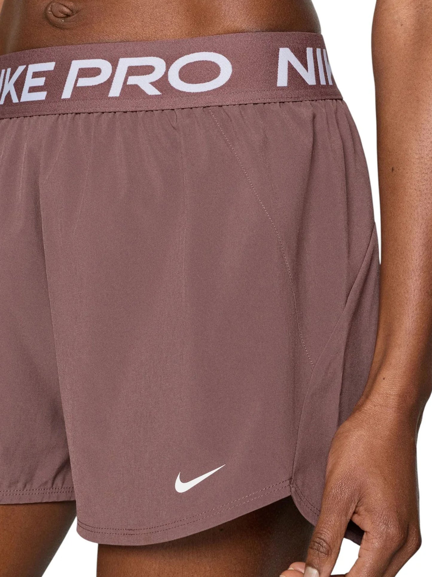 Shorts Nike Pro da donna viola con tecnologia Dri-FIT per allenamento