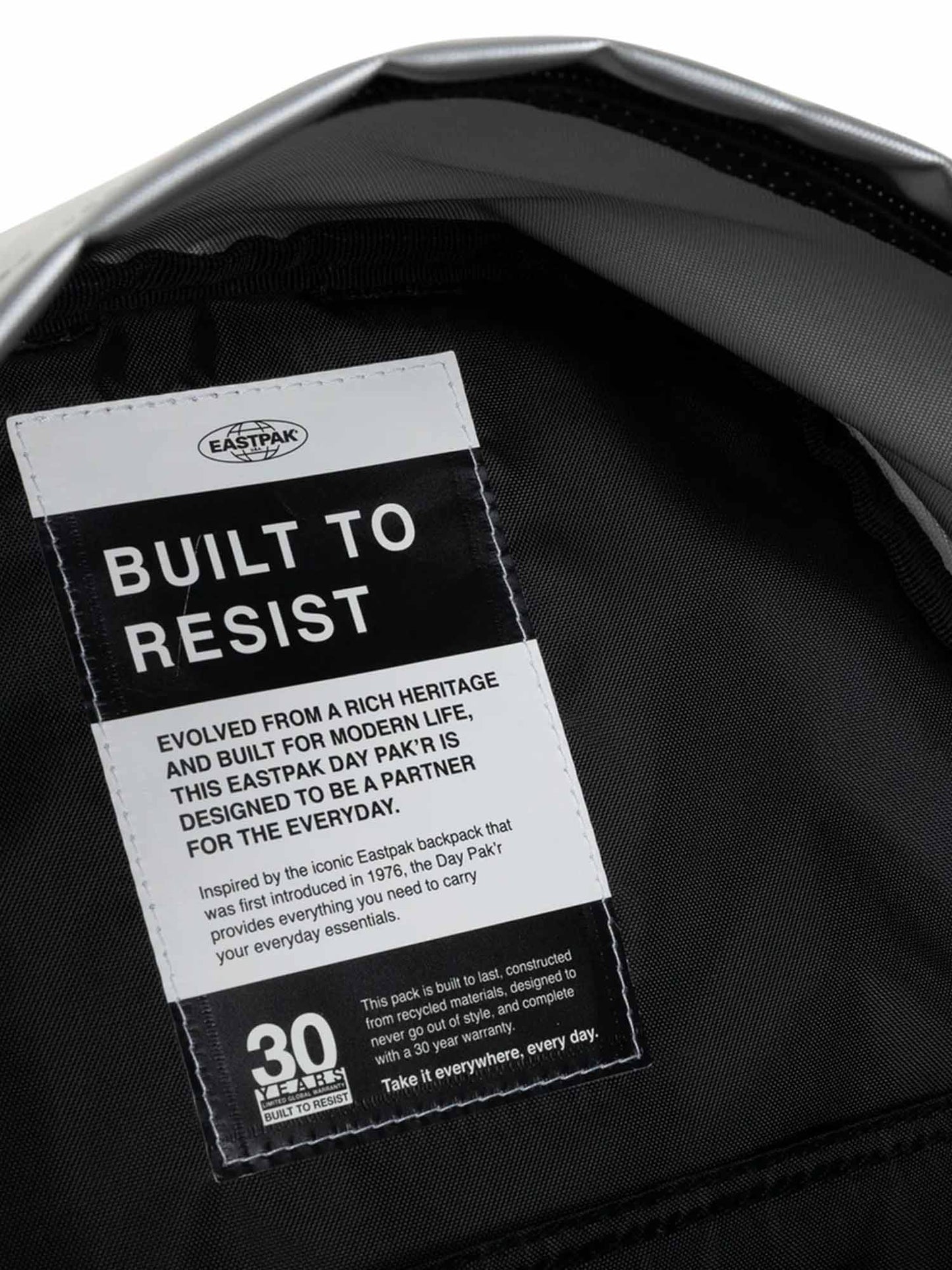 Eastpak Day Pak'r, zaino unisex adulto in argento versatile e resistente