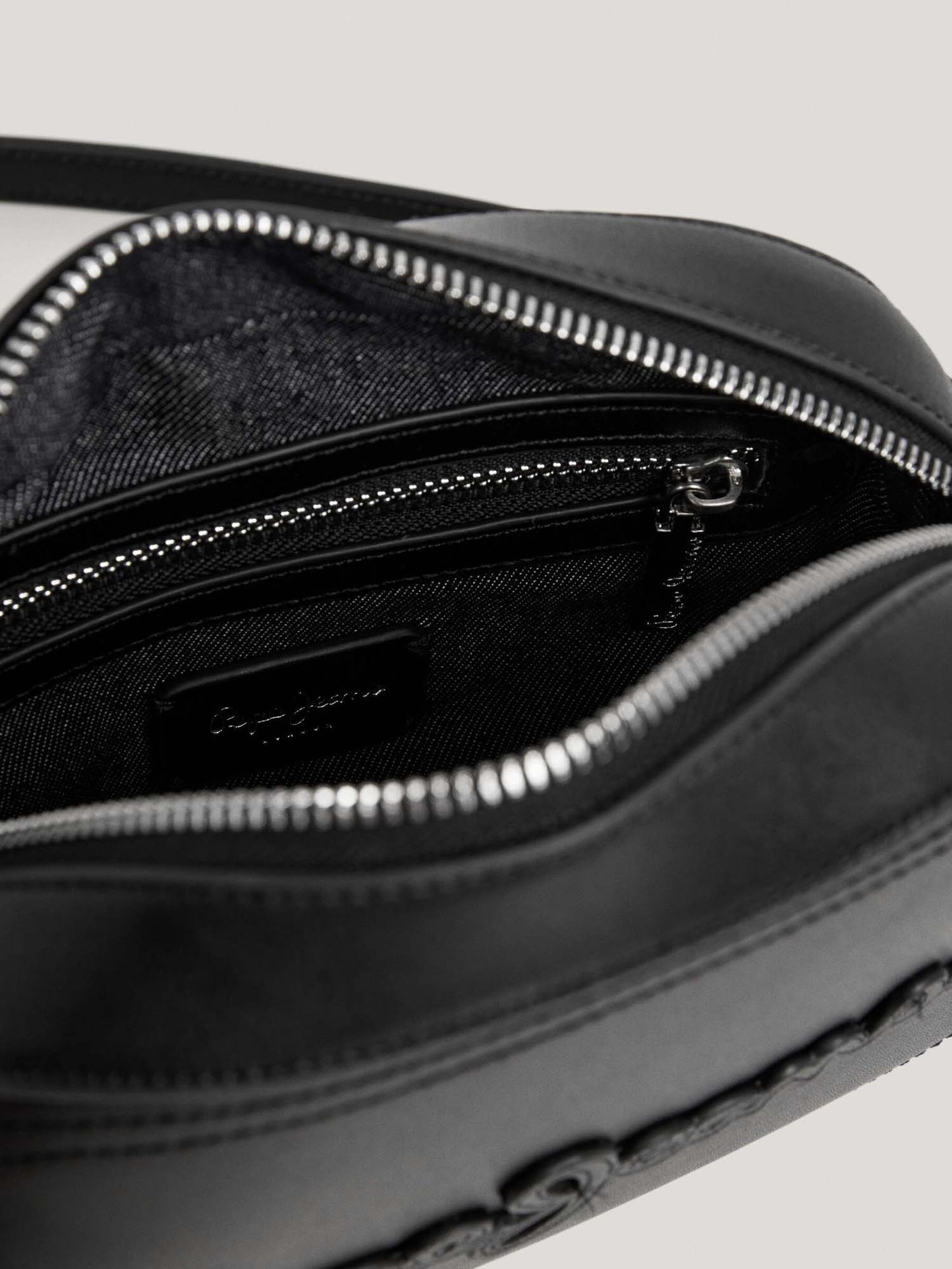 Pepe Jeans Danara, borsa donna elegante e funzionale in nero