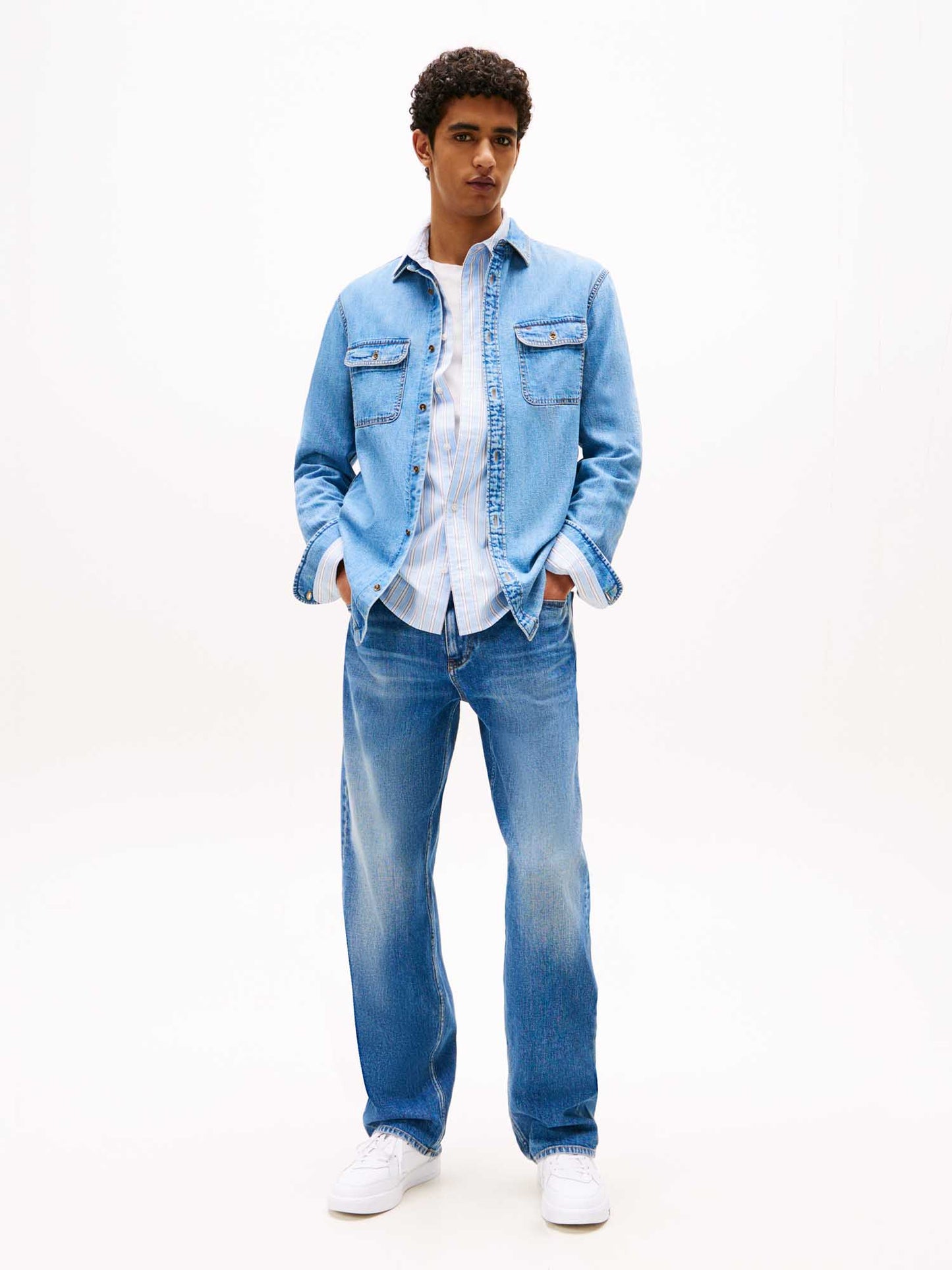 CAMICIA SPORTIVA TOMMY JEANS DA UOMO DENIM CHIARO