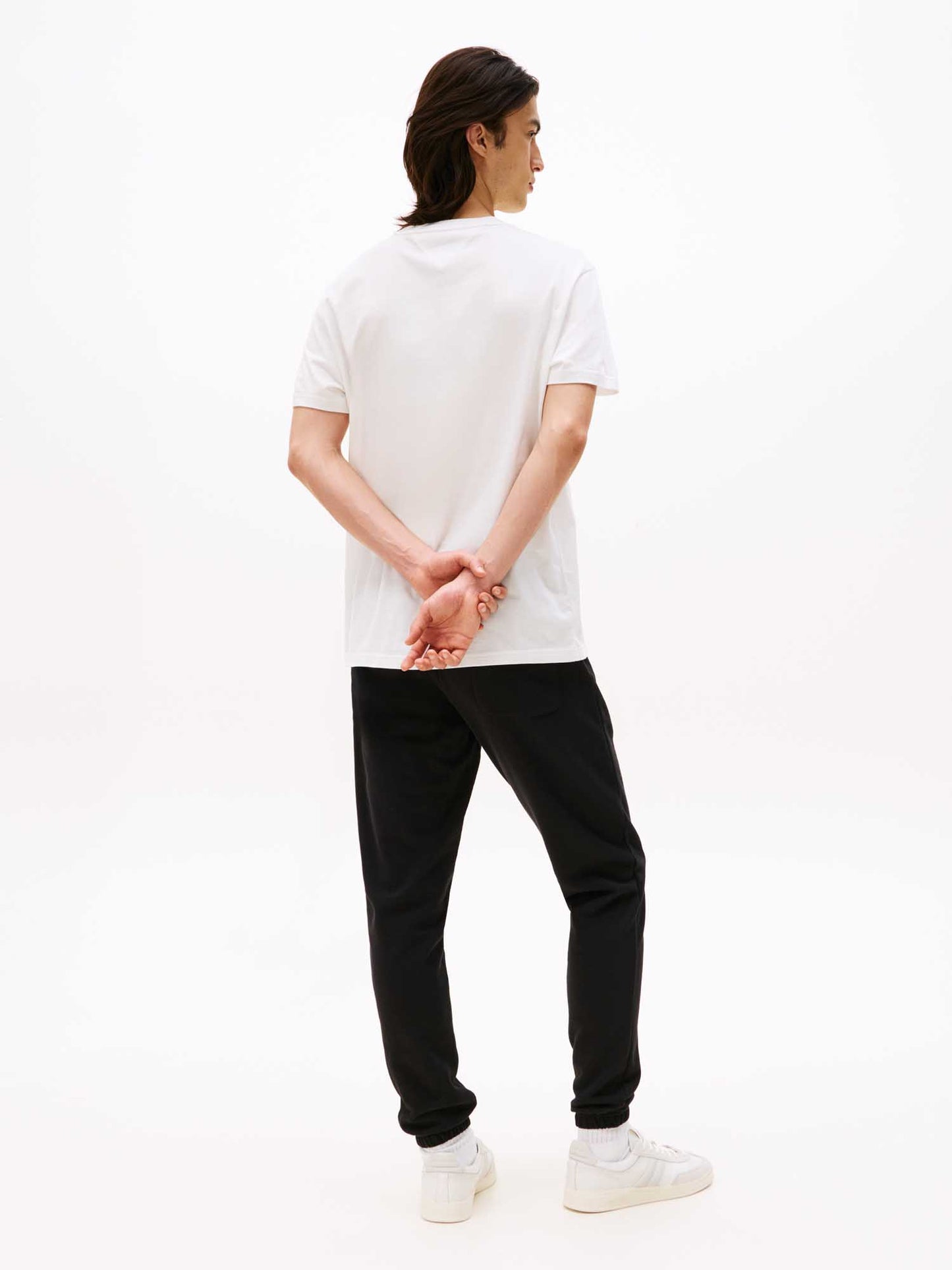 T-SHIRT LOGO TOMMY JEANS DA UOMO ECRU'