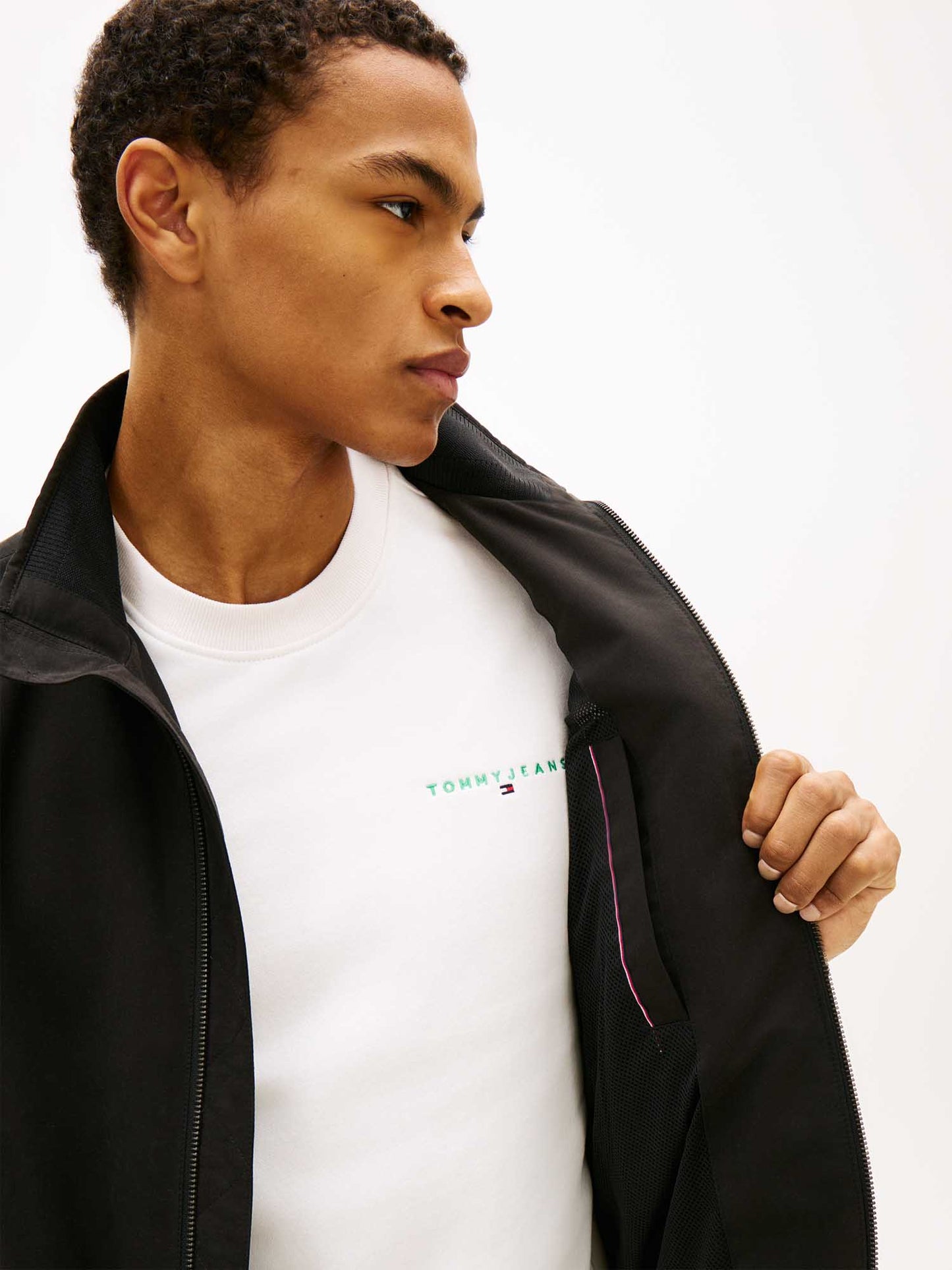 Giubbino leggero nero Tommy Jeans idrorepellente da uomo