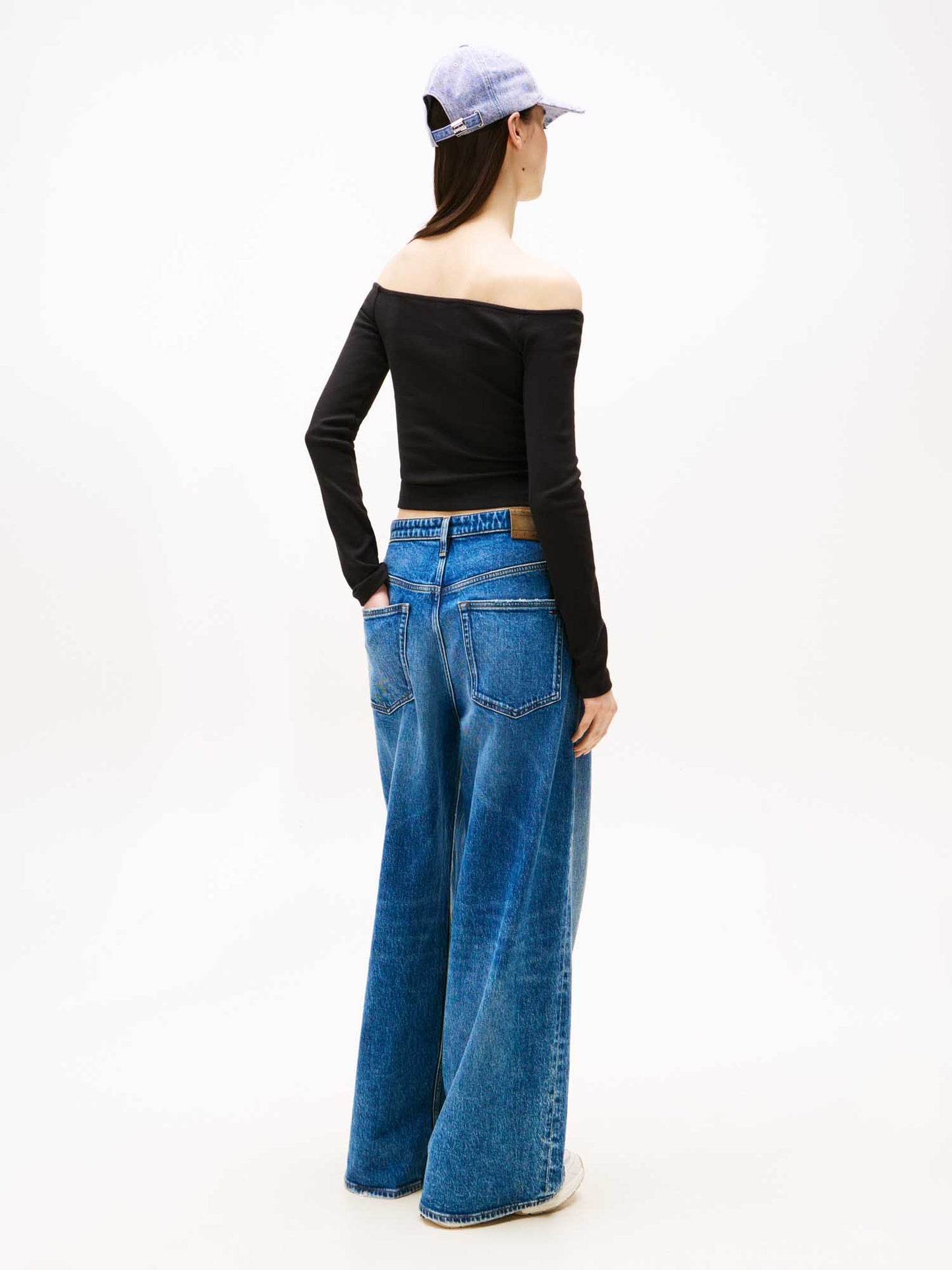 T-SHIRT MANICA LUNGA SLIM ESSENT TOMMY JEANS DONNA NERO