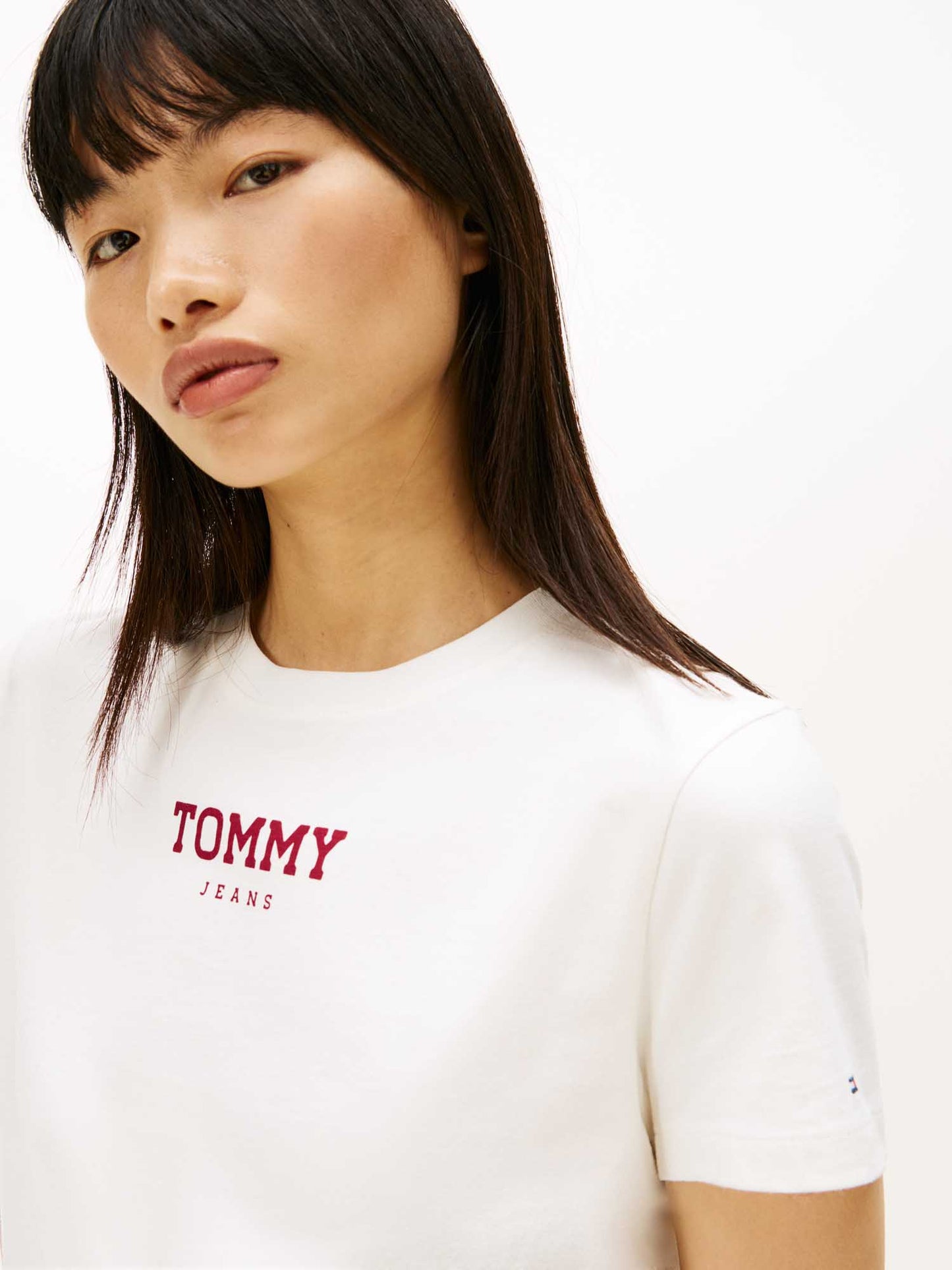 Tommy Jeans t-shirt da donna bianca regular con logo sul petto