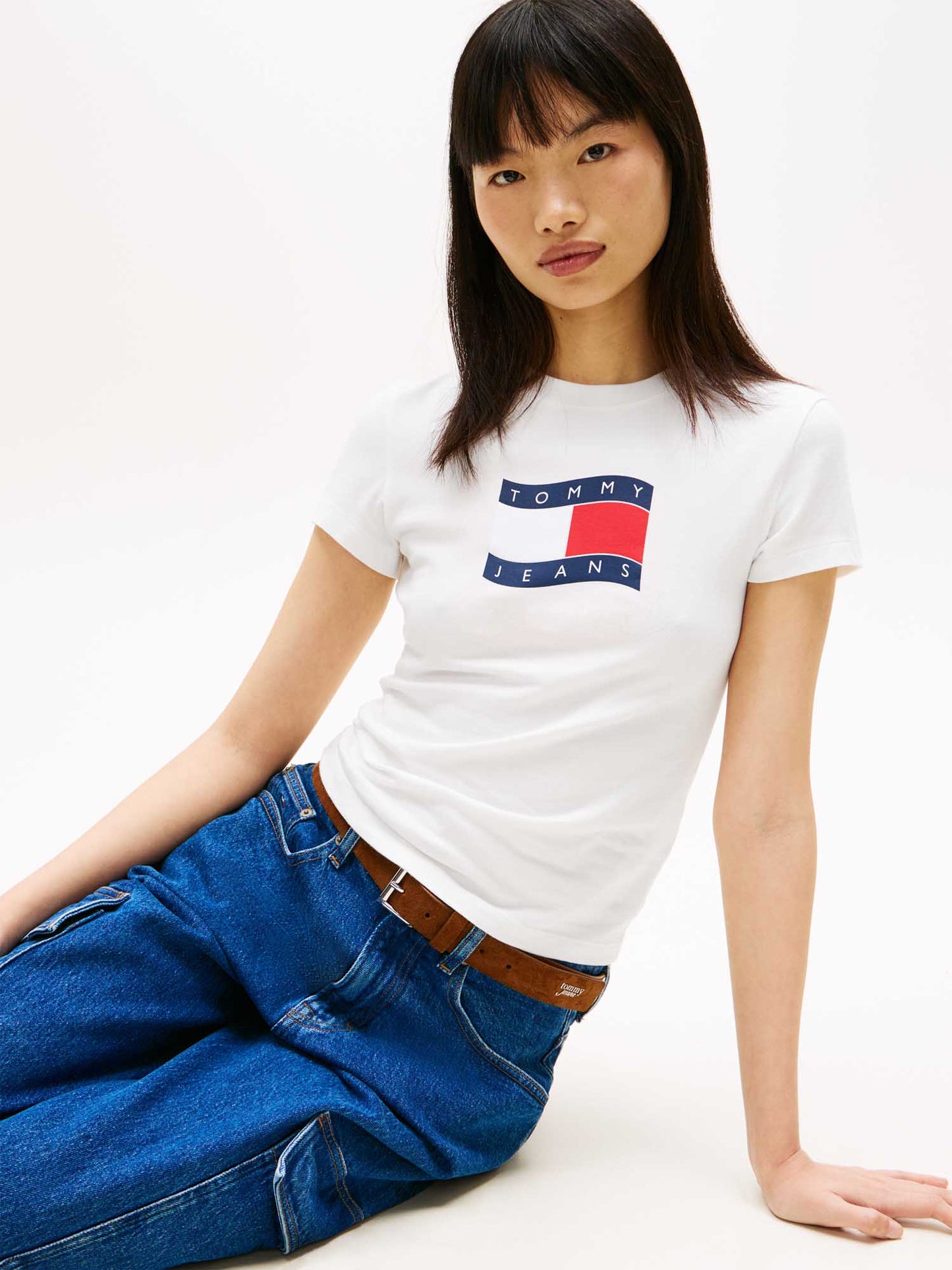 T-shirt unisex Tommy Hilfiger in cotone riciclato moderna e sostenibile