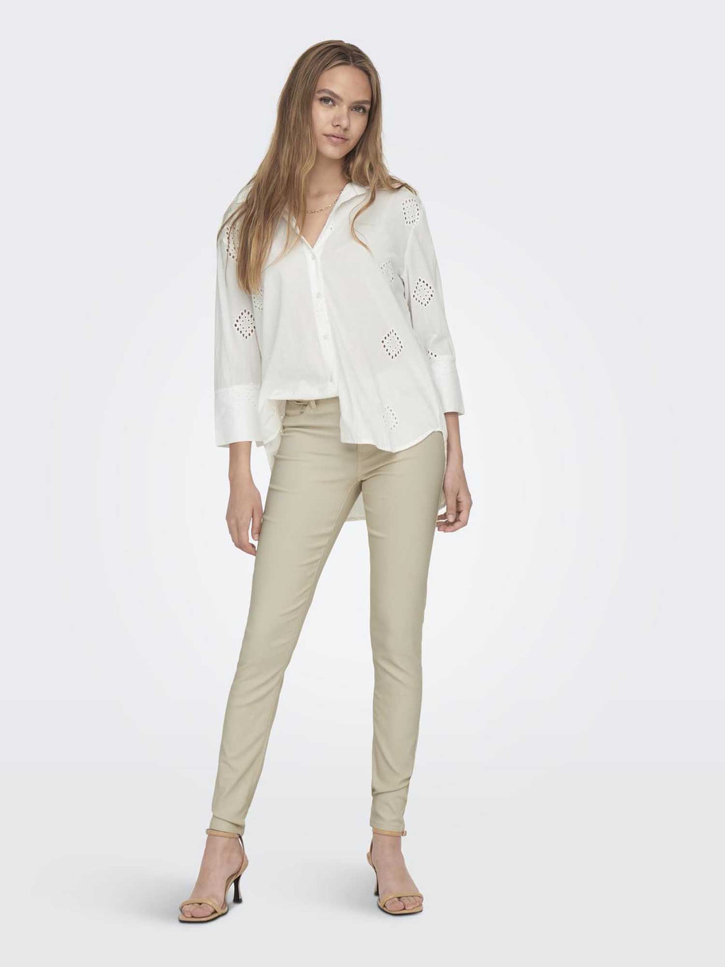 Jacqueline de Yong Tallie, camicia bianca da donna a manica 3/4