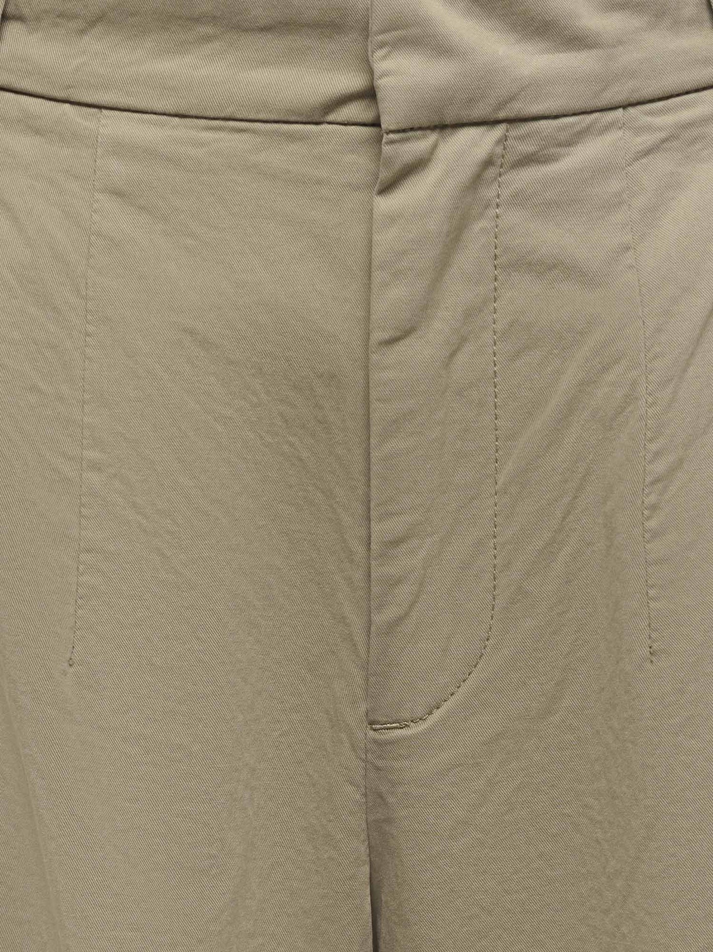 Shorts verdi donna Jacqueline de Yong dal design moderno
