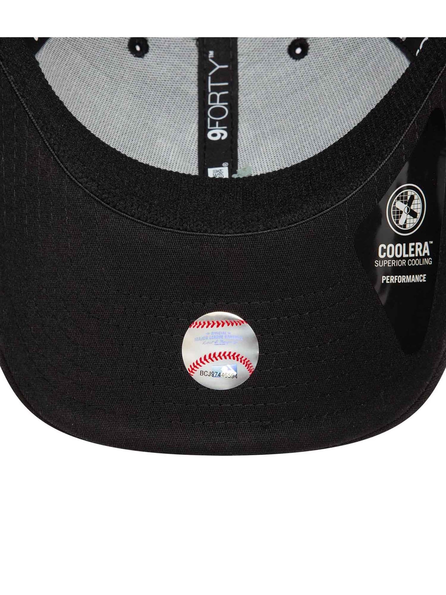 CAPPELLO CON VISIERA NEW ERA UNISEX NERO-BIANCO