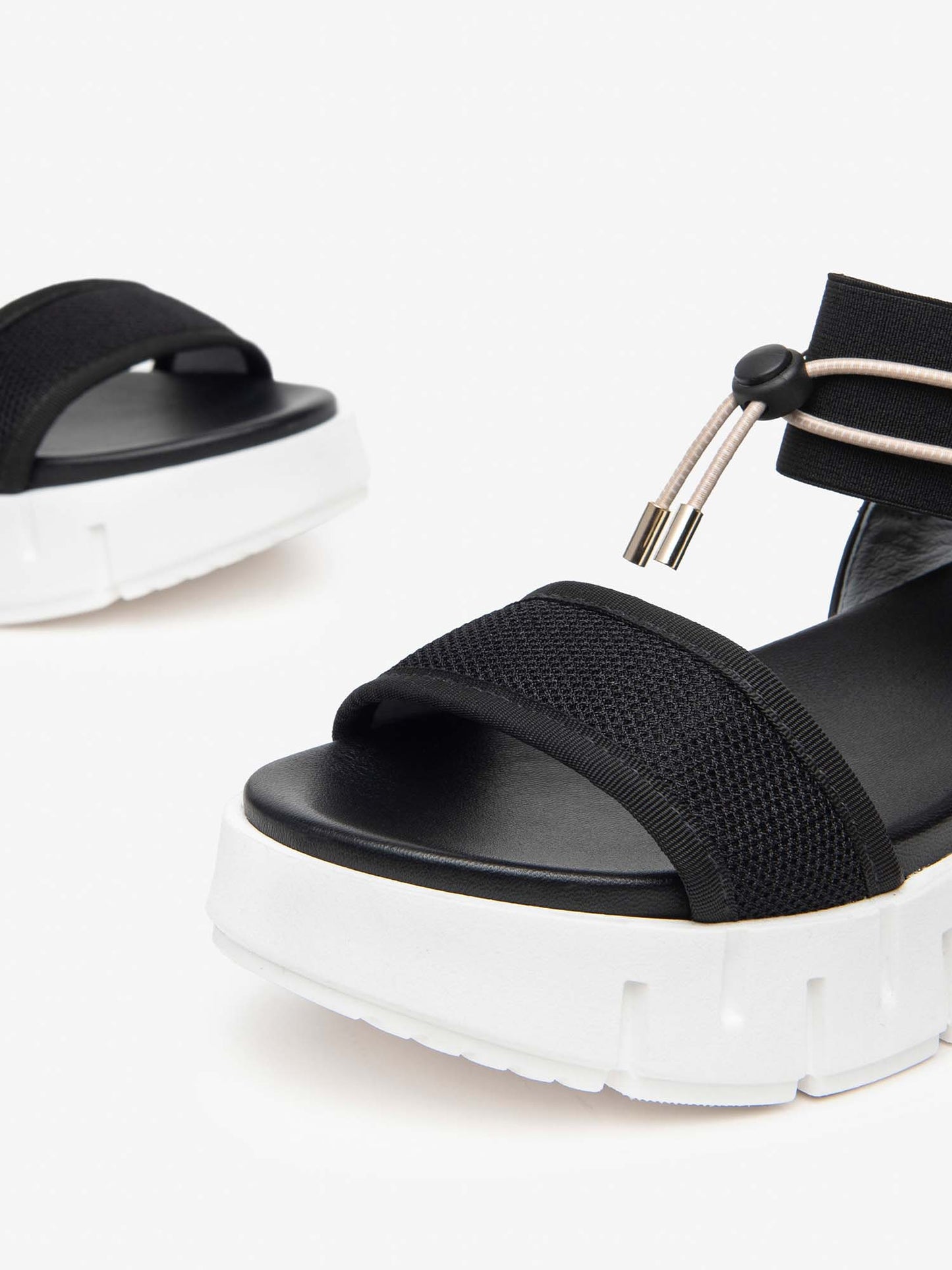 SANDALO CON PLATFORM NERO GIARDINI DONNA NERO