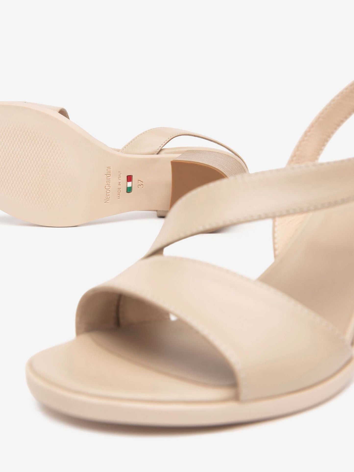 NERO GIARDINI SANDAL - LINO