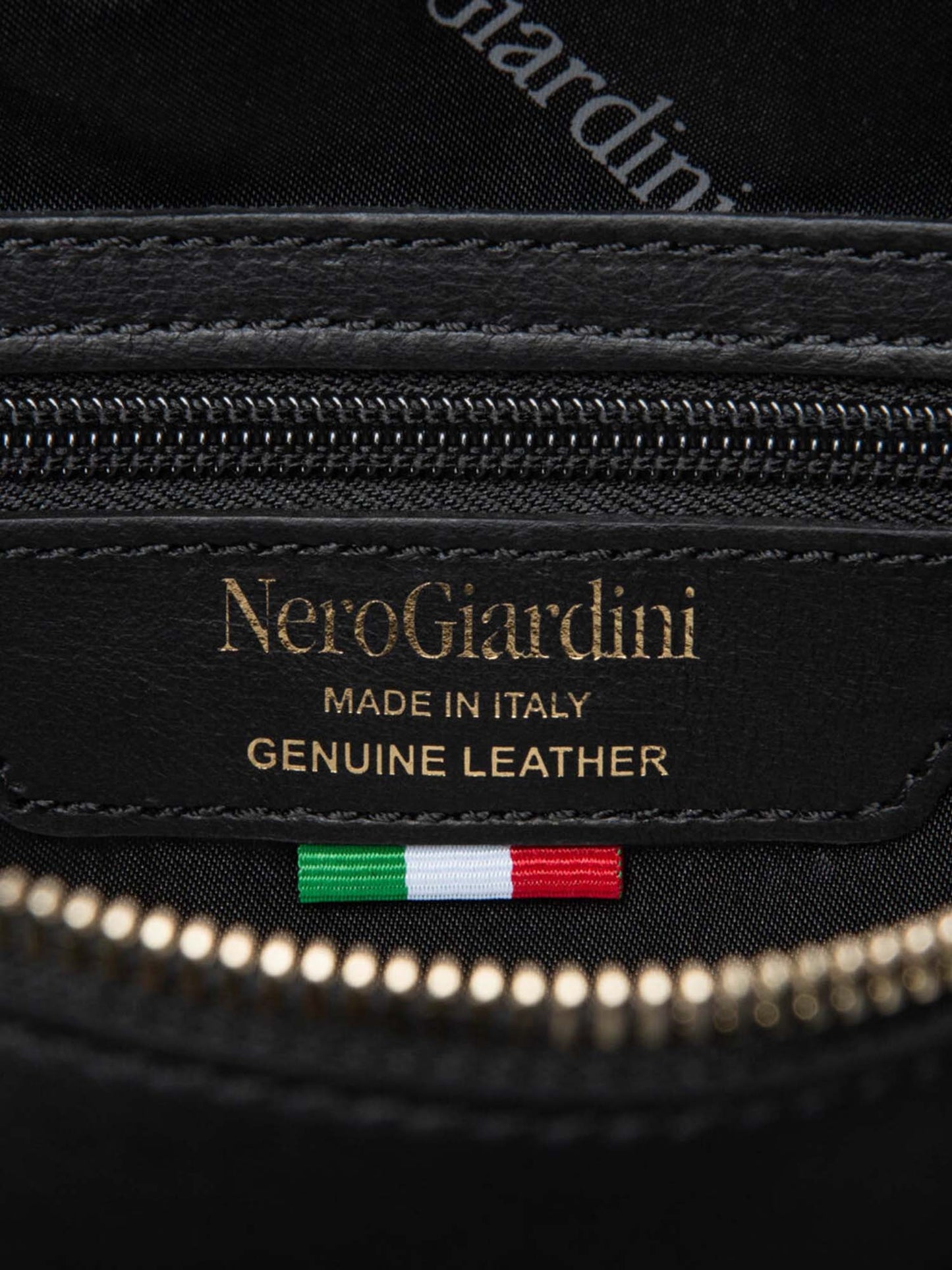 Nero Giardini I6 44384 D 100, borsa da uomo nera