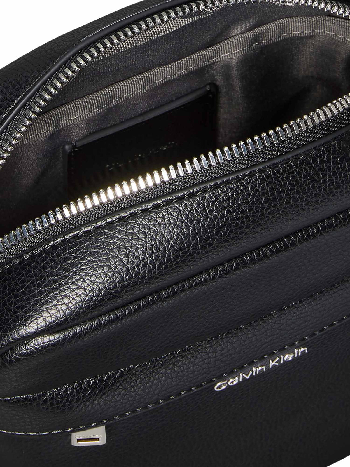 Ck raised reporter tracolla da unisex nero