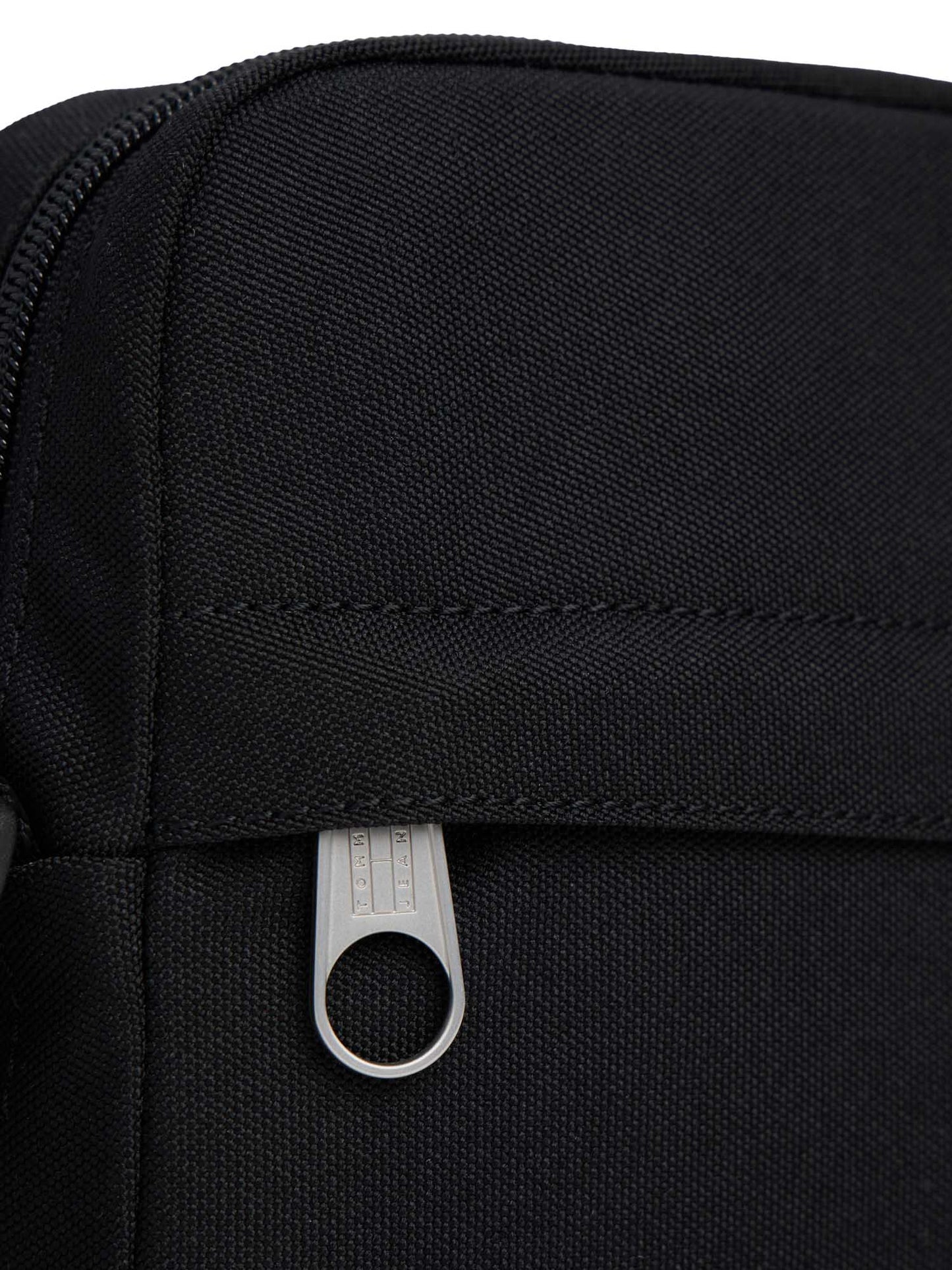 Marsupio Tommy Jeans Essentials nero da uomo con tracolla regolabile