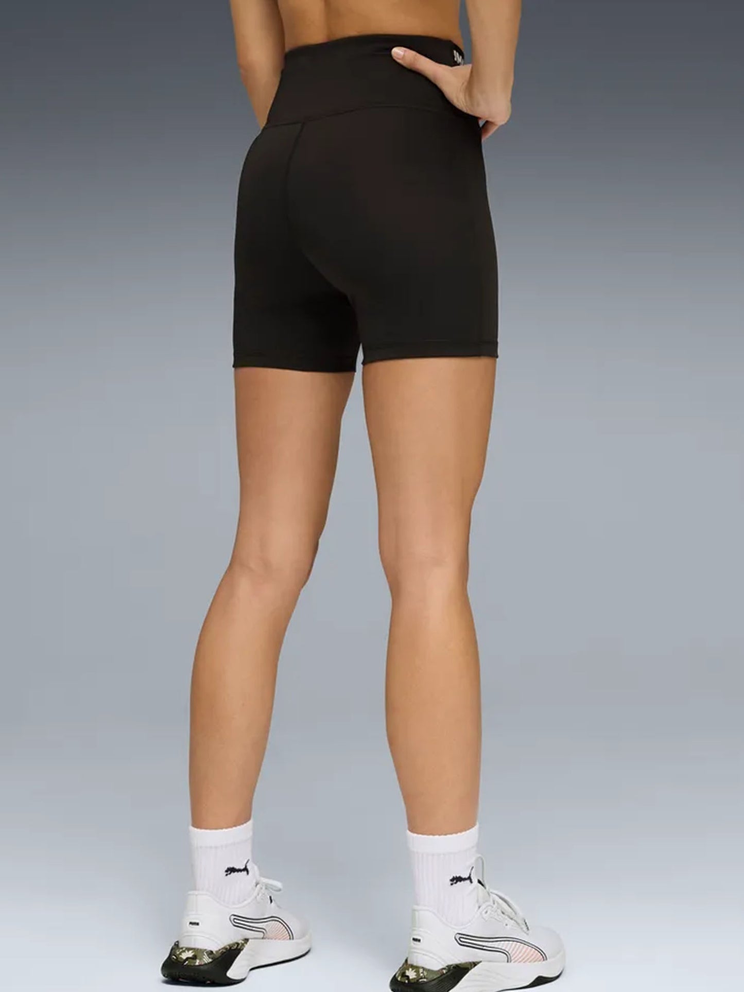 Shorts Puma Strong donna neri con tecnologia dryCELL e vita alta