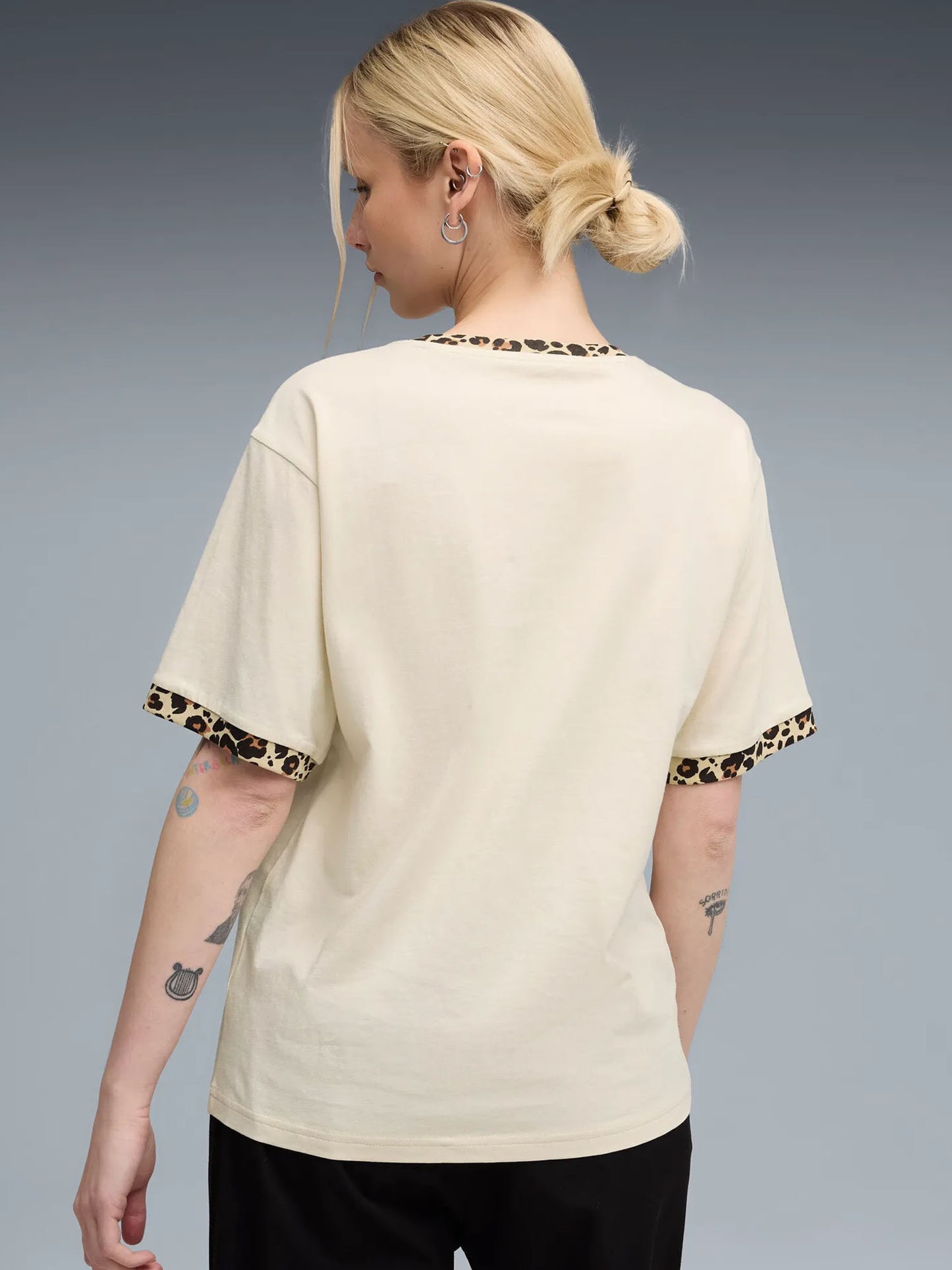 T-SHIRT CON STAMPA ANIMALIER PUMA DA DONNA PANNA