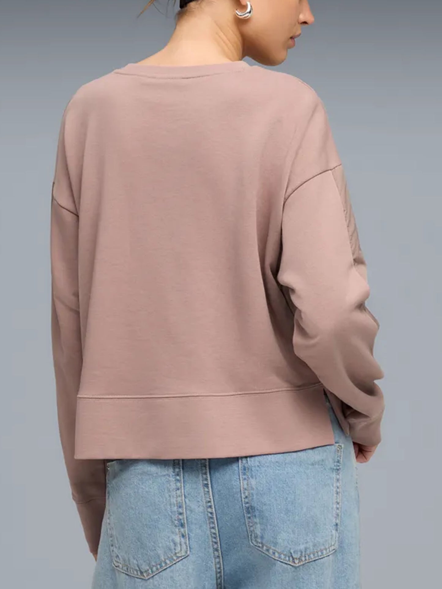 Felpa donna Puma in poliestere viola dal design casual e confortevole