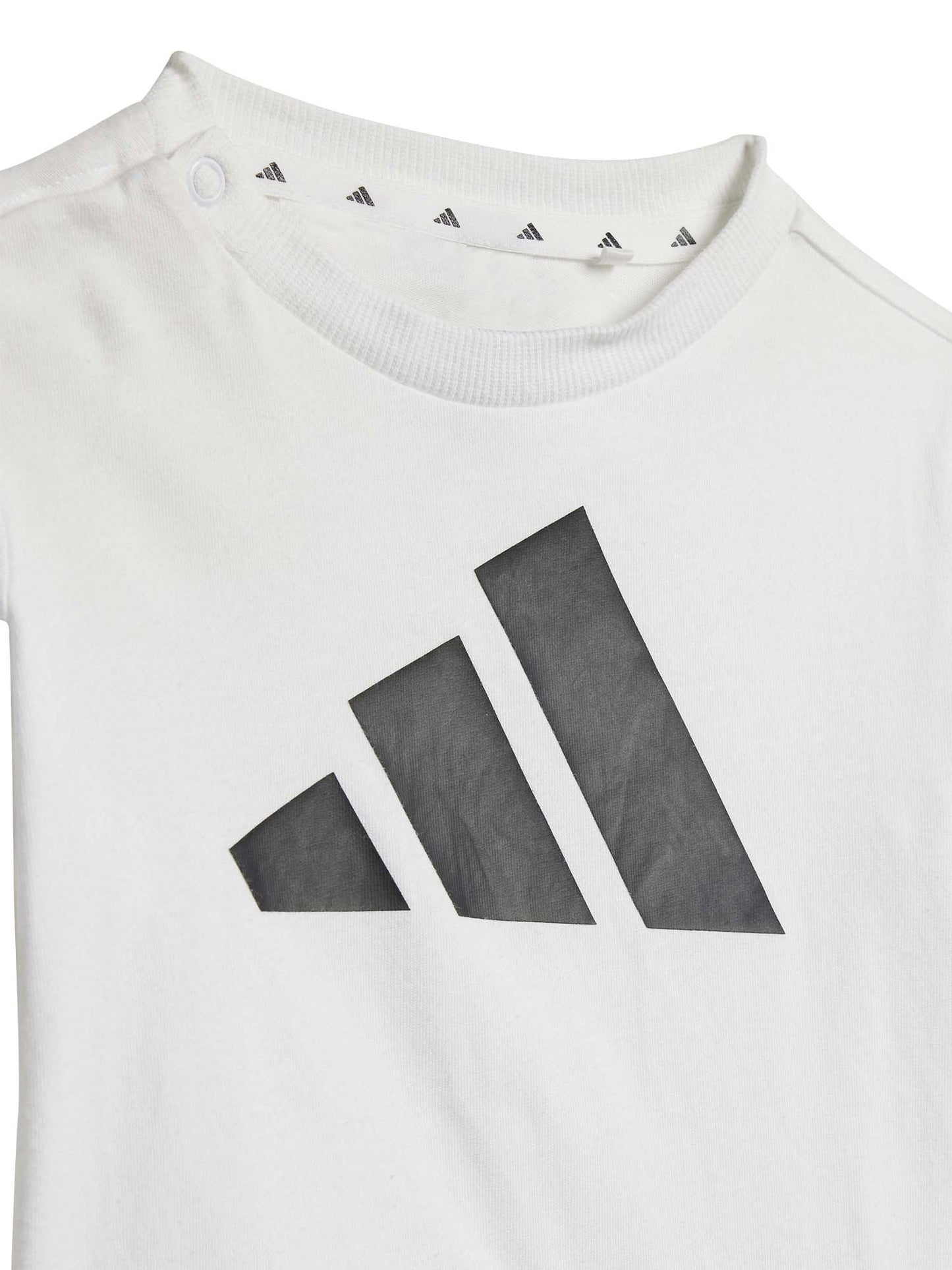 COMPLETO T-SHIRT CON SHORT ADIDAS BAMBINO BIANCO-NERO