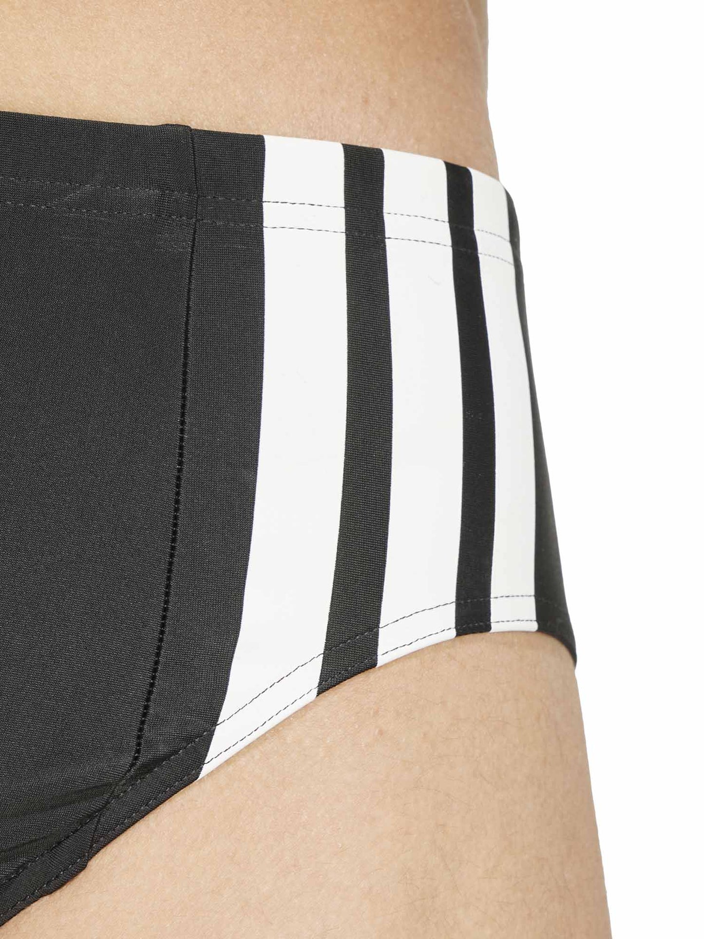 Costume slip da uomo Adidas nero con tecnologia Infinitex