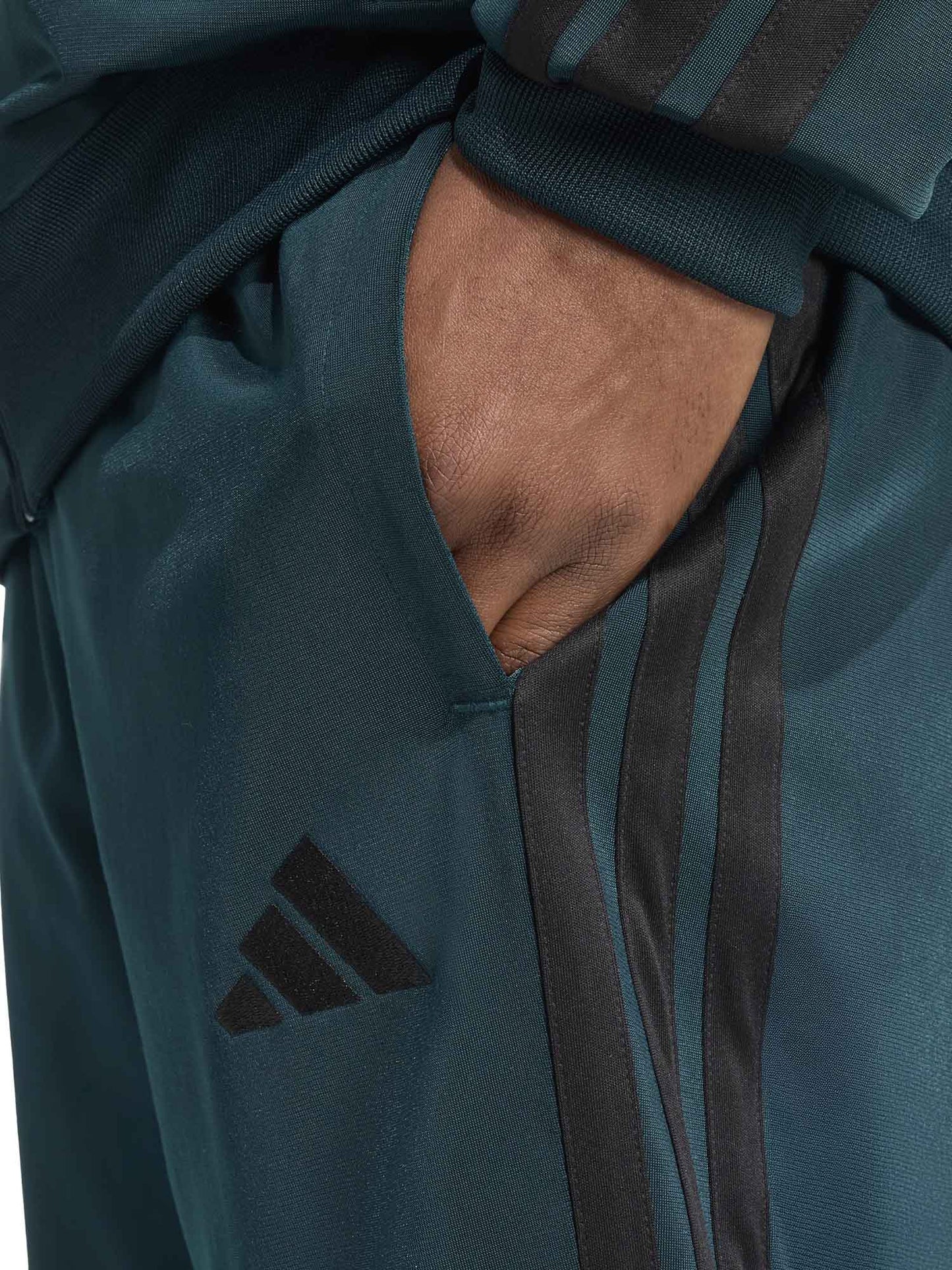 TUTA SPORTIVA BASIC ADIDAS DA UOMO VERDONE