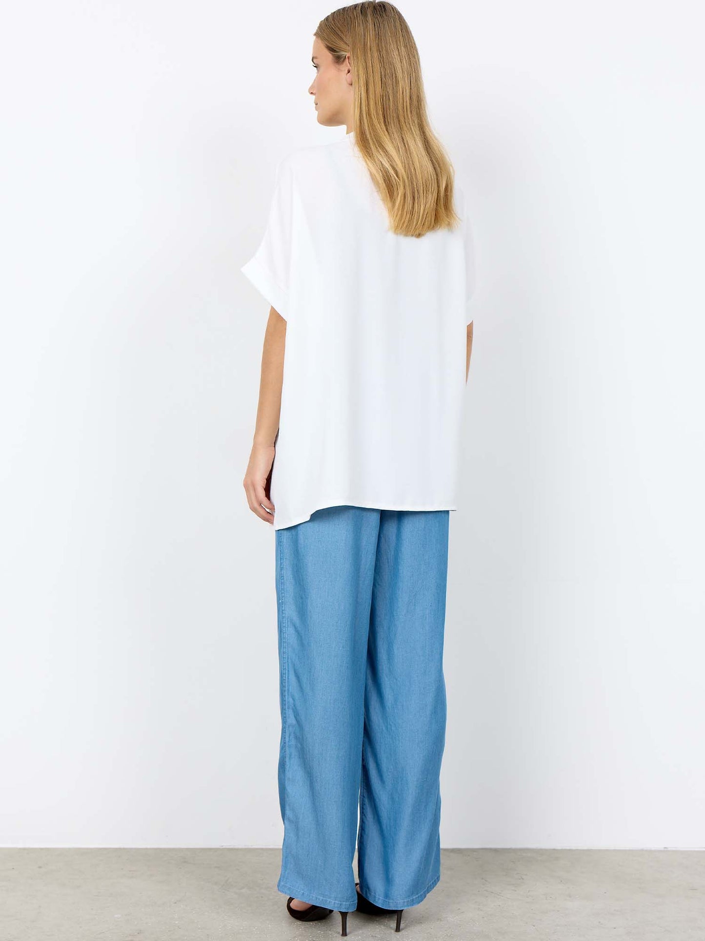 Cardigan bianco da donna Soyaconcept senza bottoni, leggero e versatile