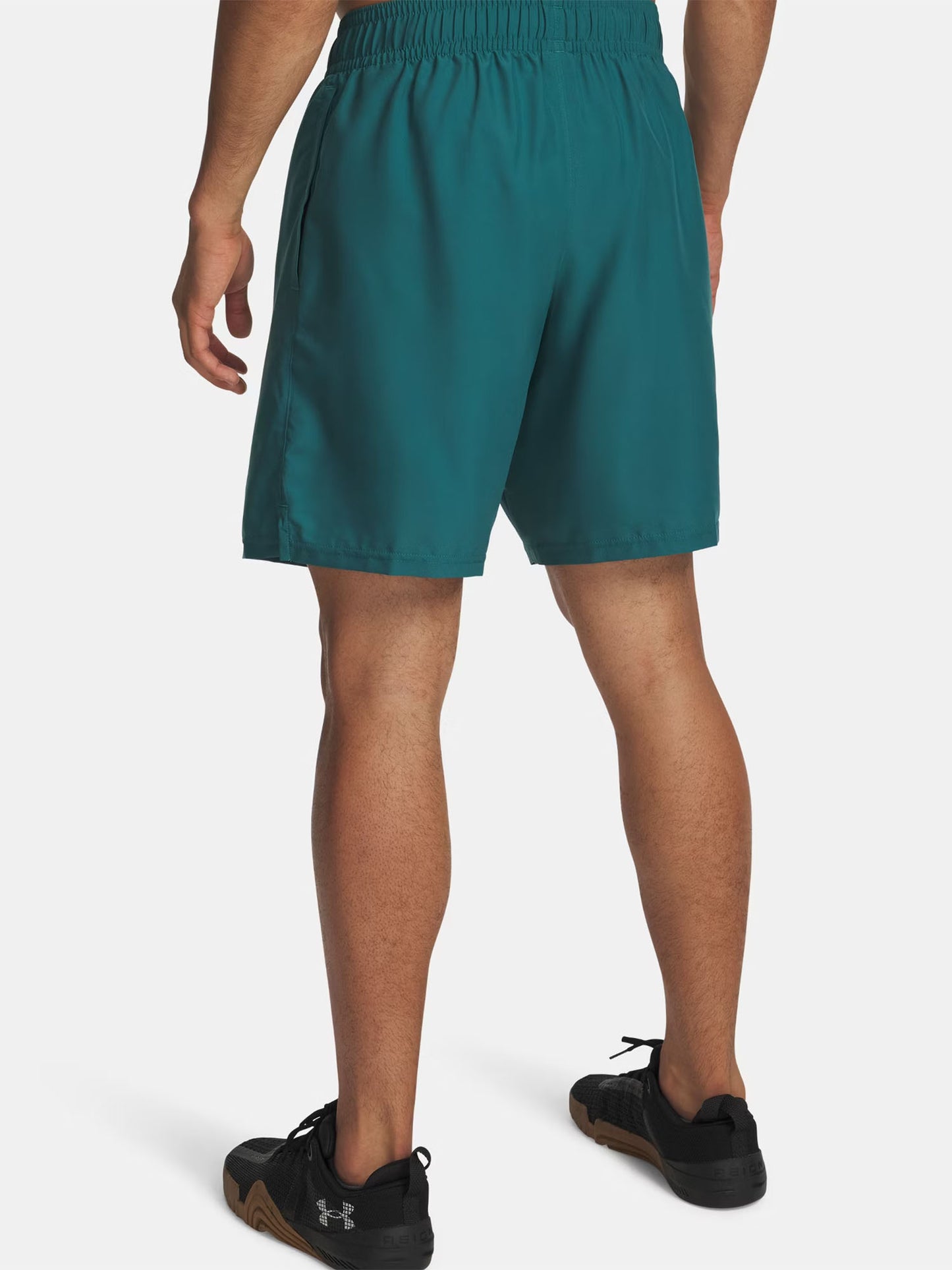 Shorts unisex Under Armour Tech Woven 8.25" in colore nero