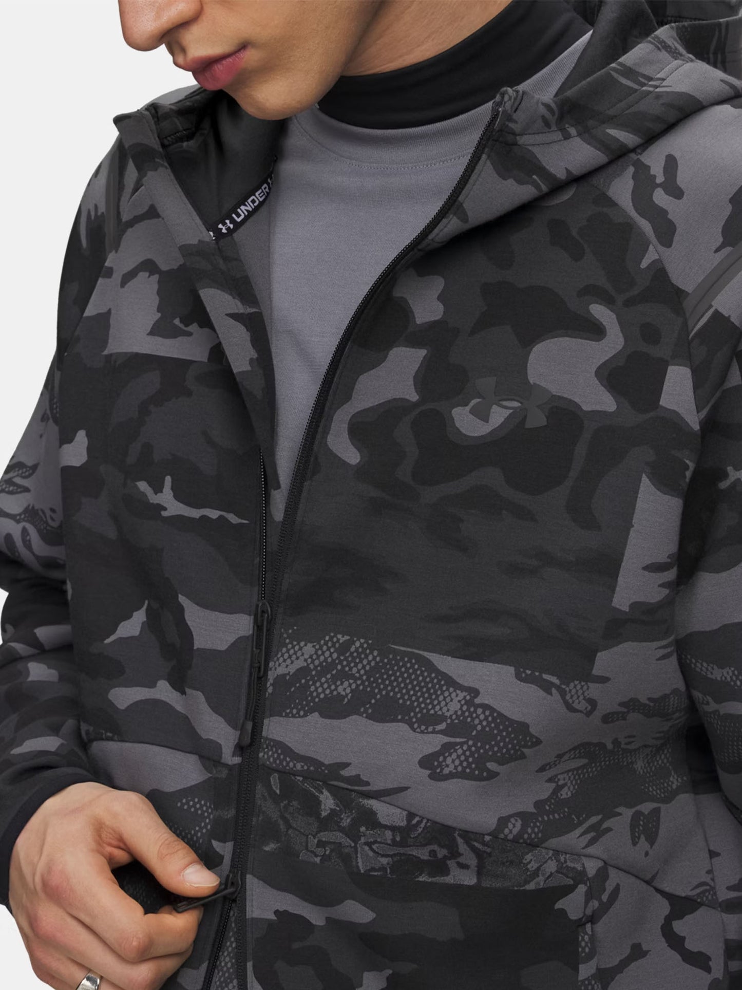 FELPA CON CAPPUCCIO UNSTOPPABLE UNDER ARMOUR DA UOMO CAMOUFLAGE