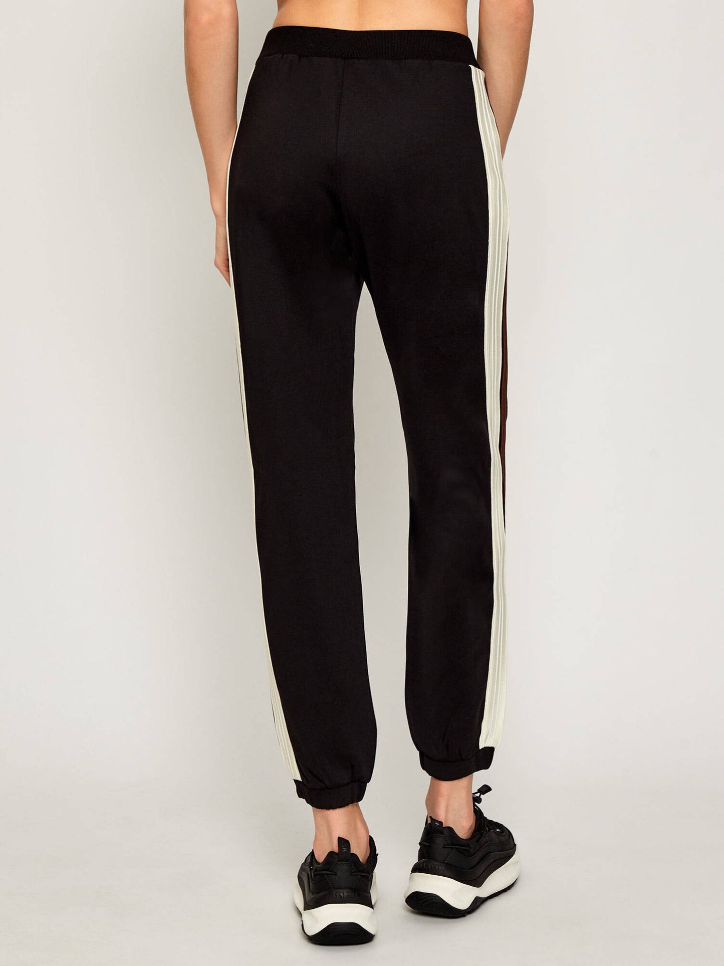 PANTALONE FABIA JOGGER GUESS DA DONNA NERO