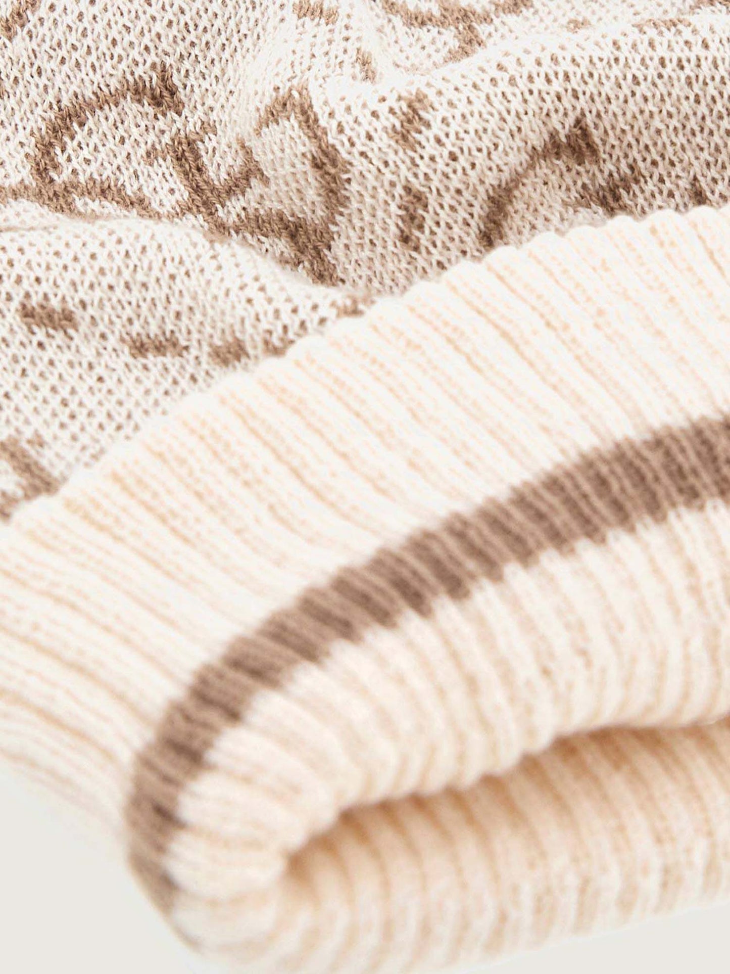 CAPPELLO MONOGRAMMA ALL OVER GUESS DA DONNA BEIGE