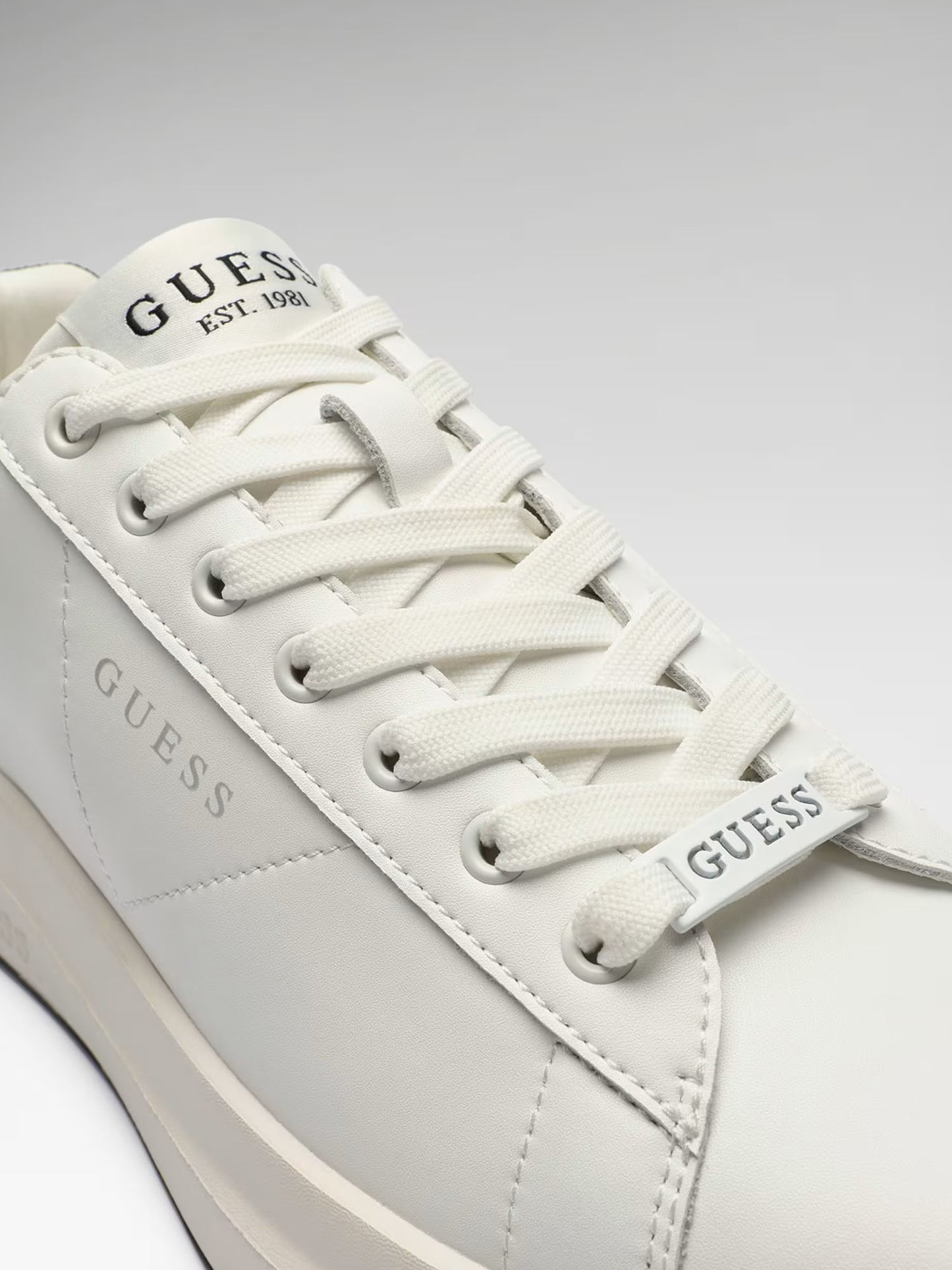 Guess Elba, sneaker uomo in pelle multicolore dal design moderno