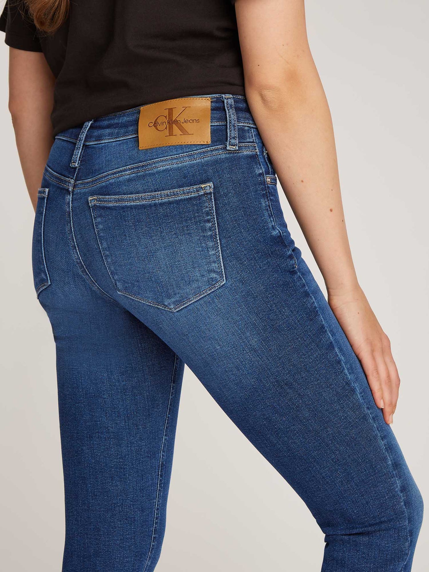 DENIM MID RISE SKINNY CALVIN KLEIN JEANS DONNA JEANS SCURO