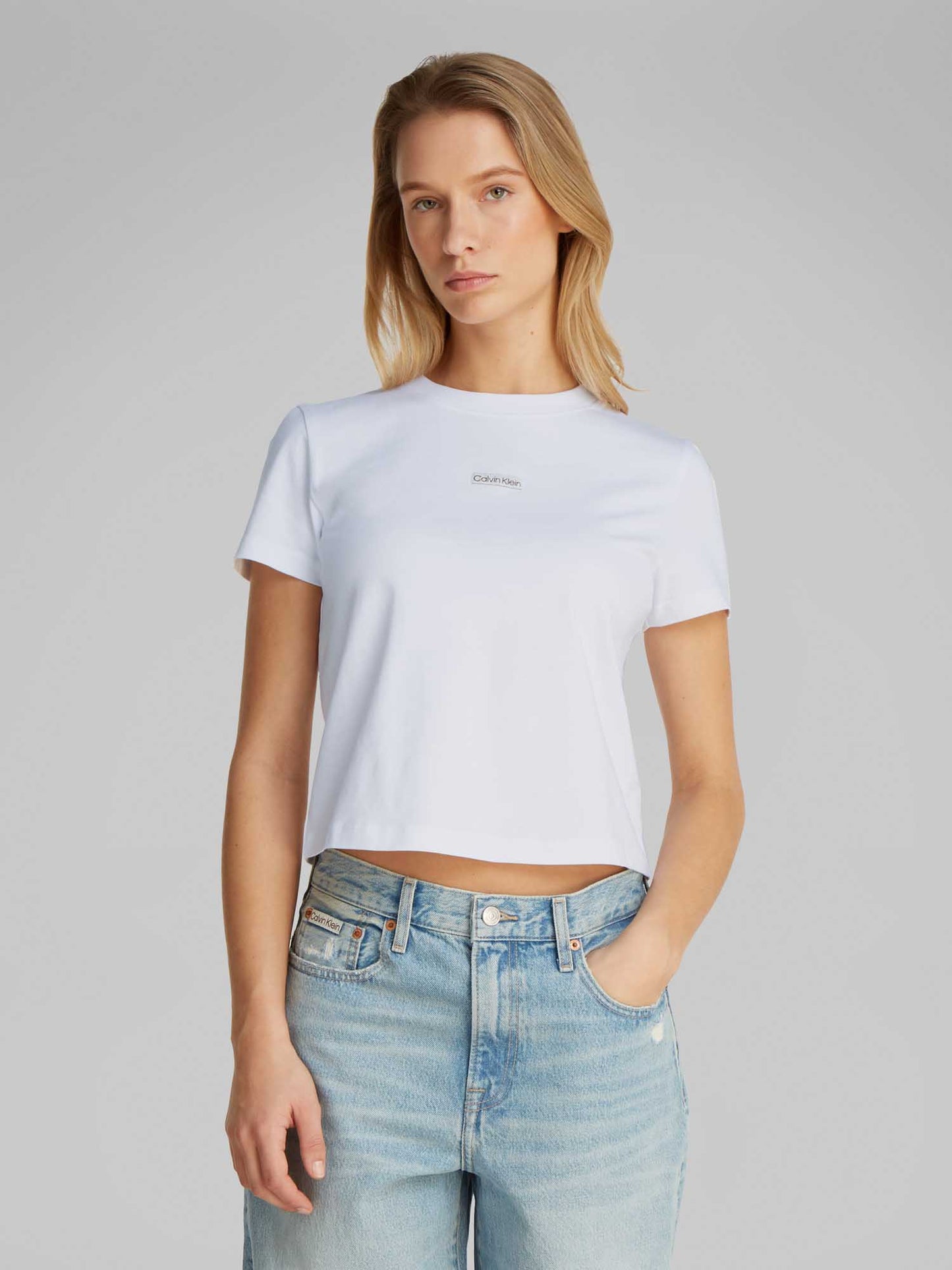 T-SHIRT CROPPED CALVIN KLEIN JEANS DONNA BIANCO