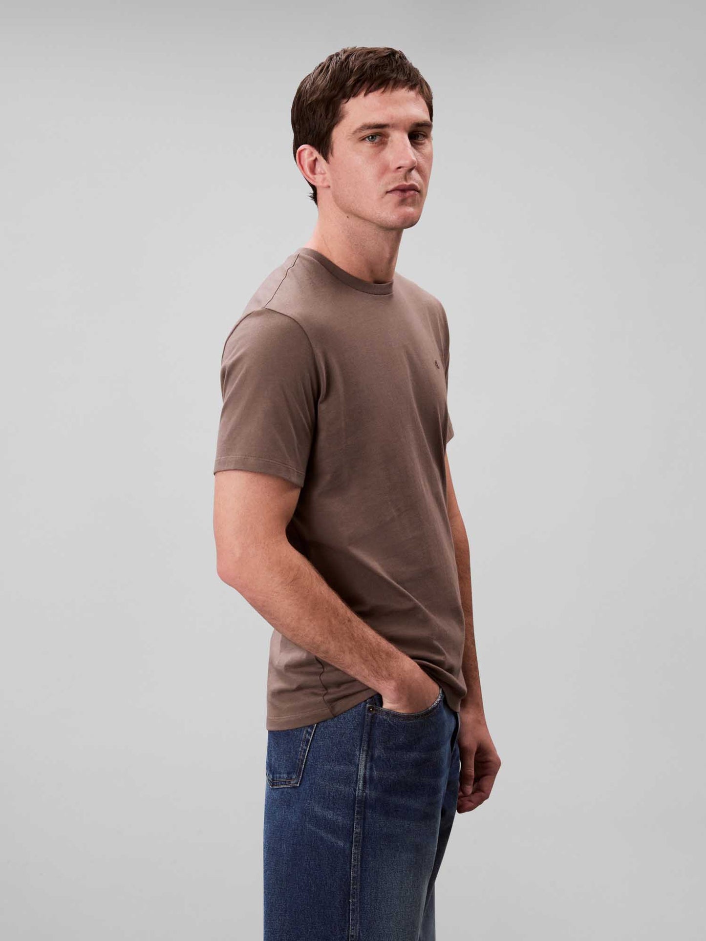 T-SHIRT CON LOGO RICAMATO CALVIN KLEIN JEANS UOMO BEIGE