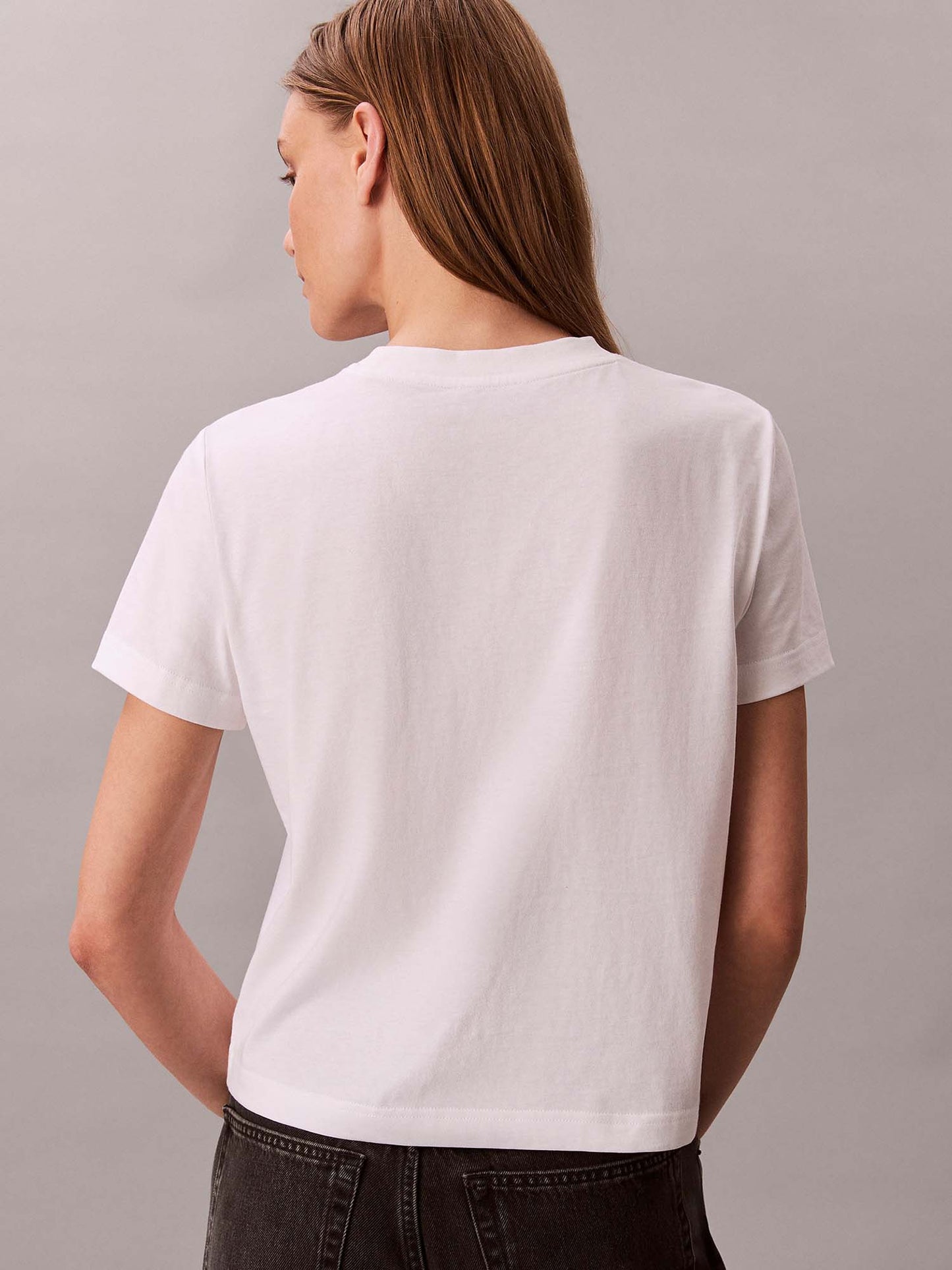 T-SHIRT CROP FITTED SCRIPT CALVIN KLEIN JEANS DA DONNA BIANCO