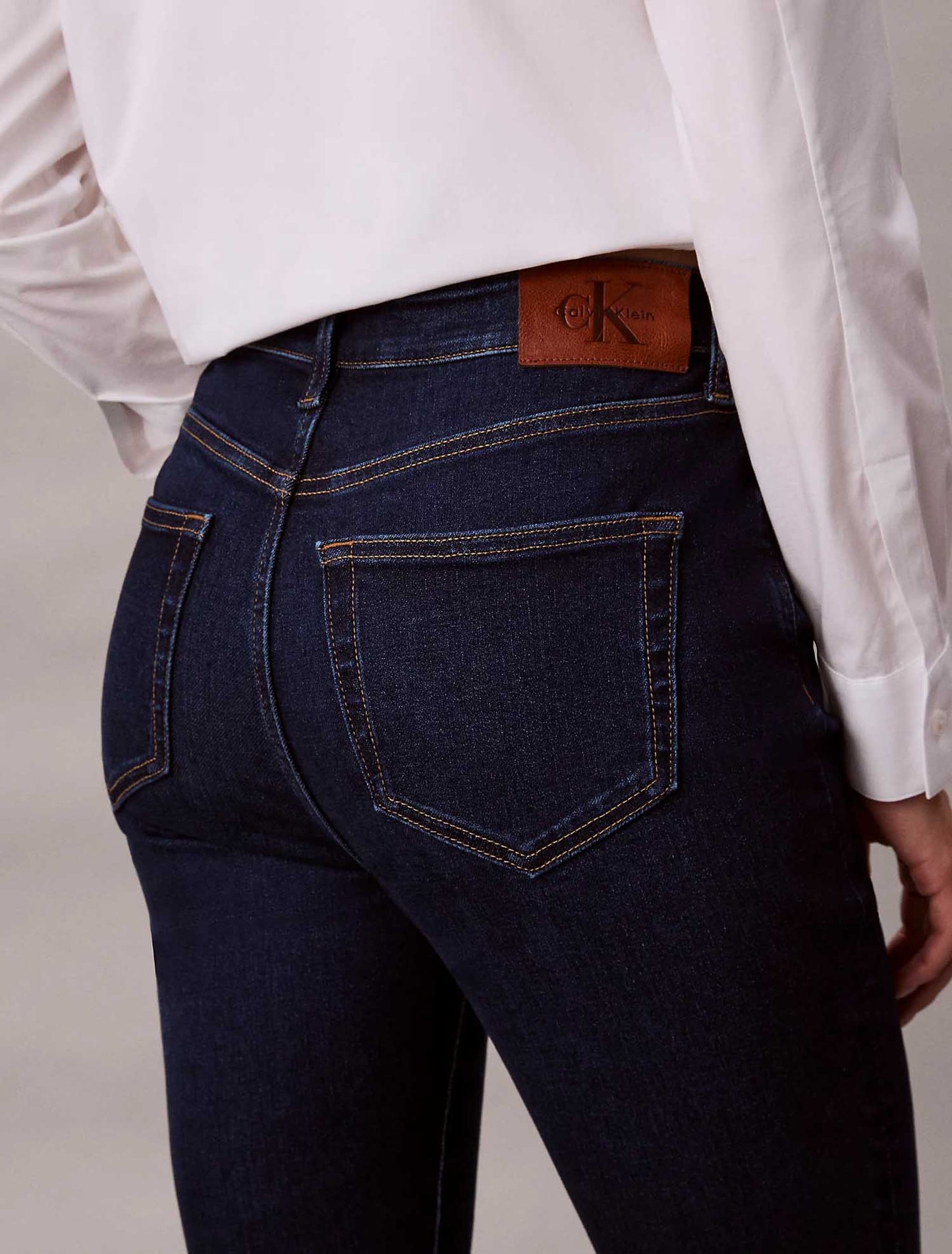 Jeans flare a vita alta donna in denim blu Calvin Klein