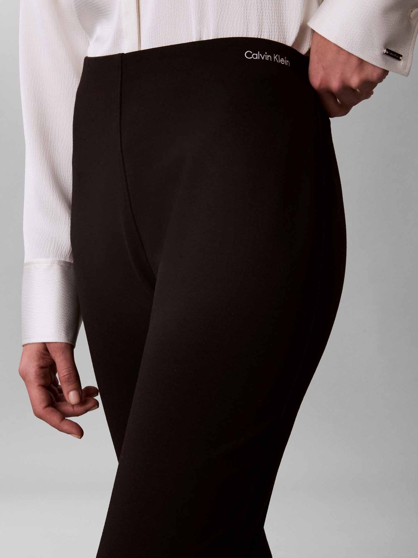 Calvin Klein Tailored Flare, pantalone da donna nero