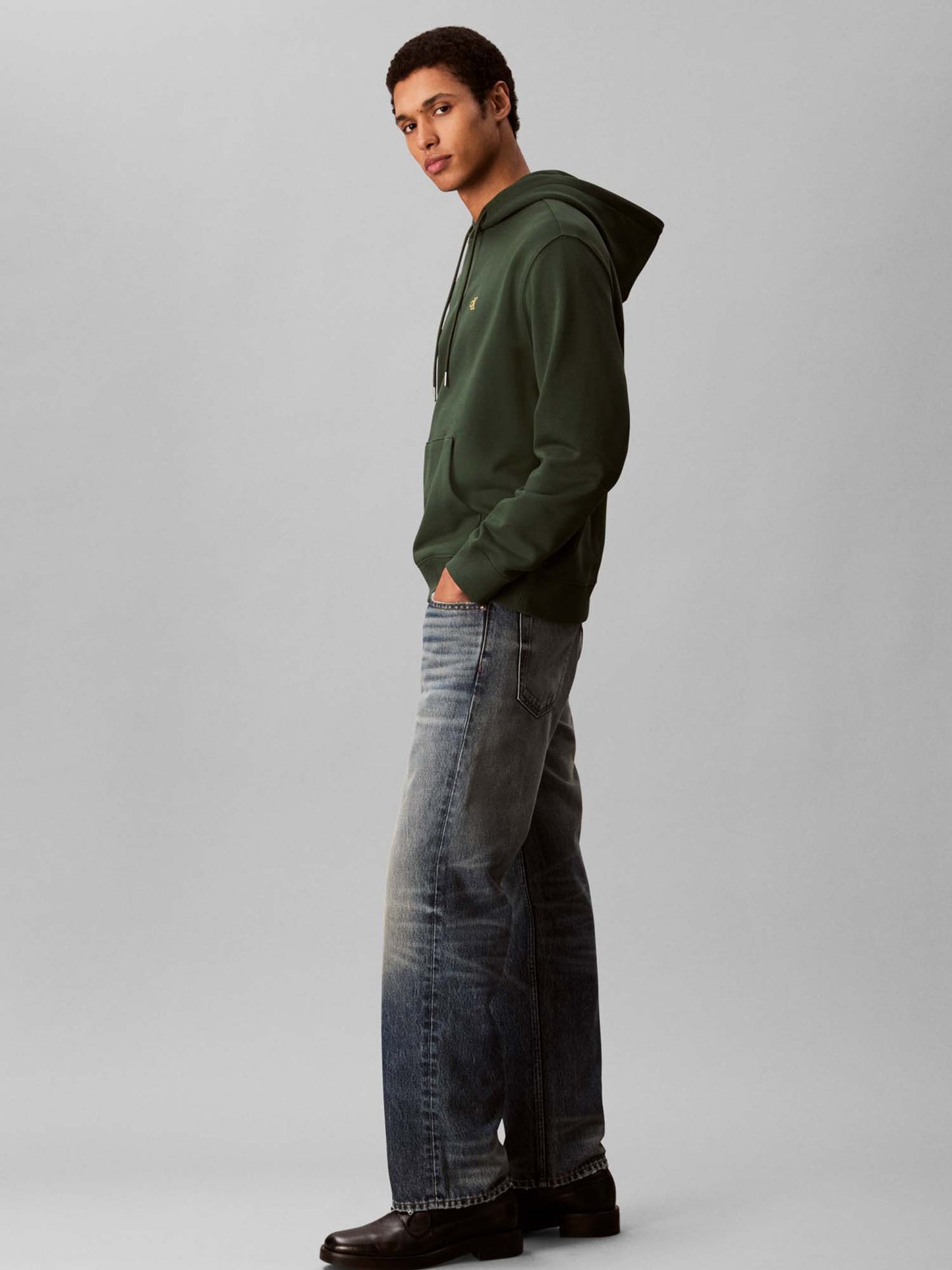 FELPA CON CAPPUCCIO E MONOGRAMMA CALVIN KLEIN DA UOMO VERDE