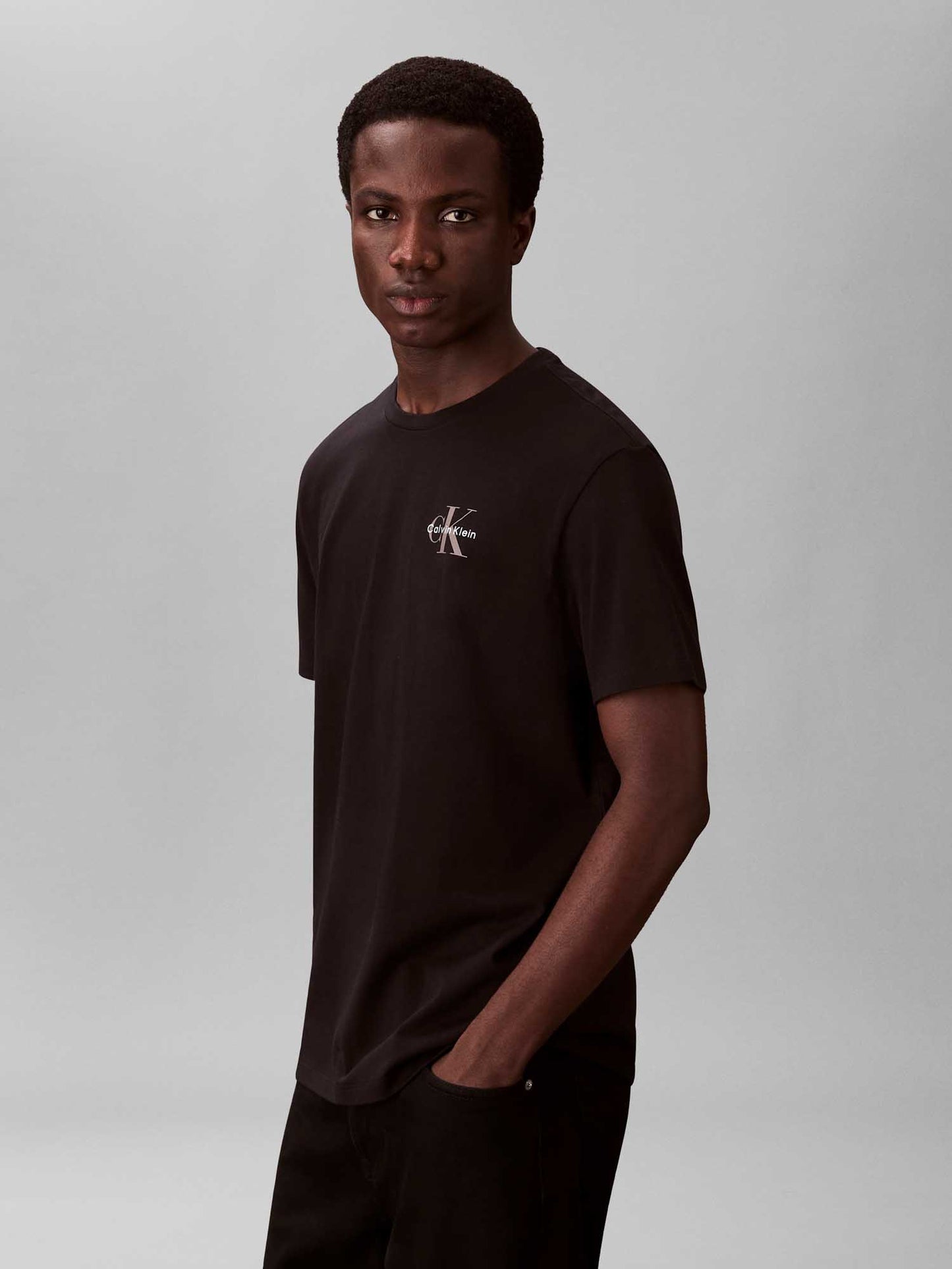 T-SHIRT NERO CALVIN KLEIN JEANS REGULAR FIT DA UOMO