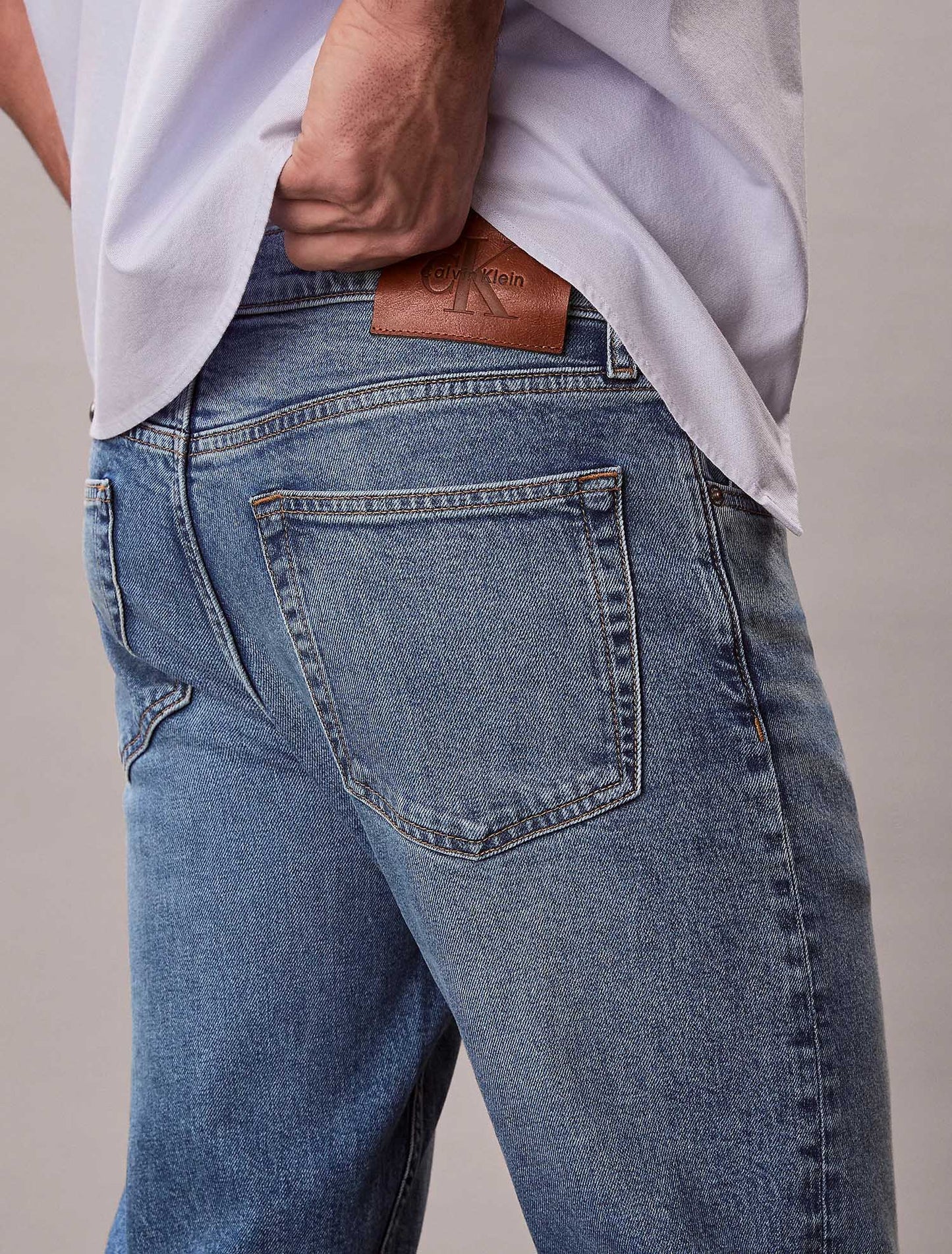 Jeans Calvin Klein Classic Tapered da uomo in denim