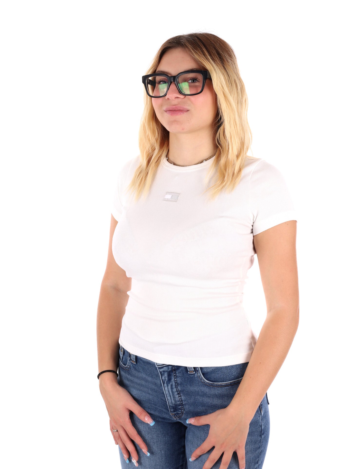 T-SHIRT SLIM BADGE TOMMY JEANS DONNA ECRU'