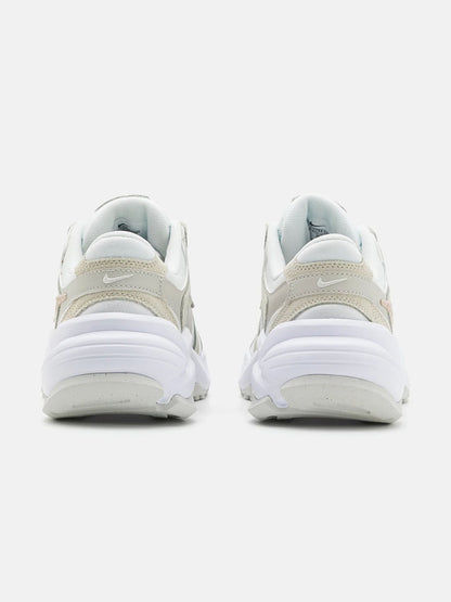 Nike AI8 sneakers da donna beige