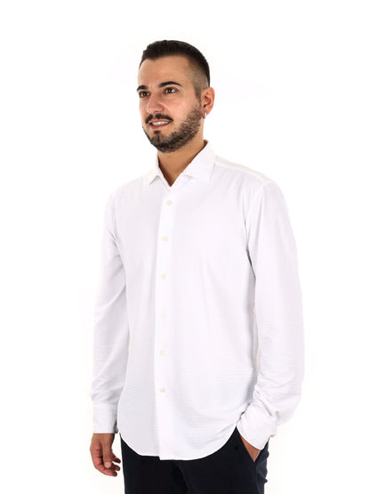Fb camicia appesa da uomo bianco