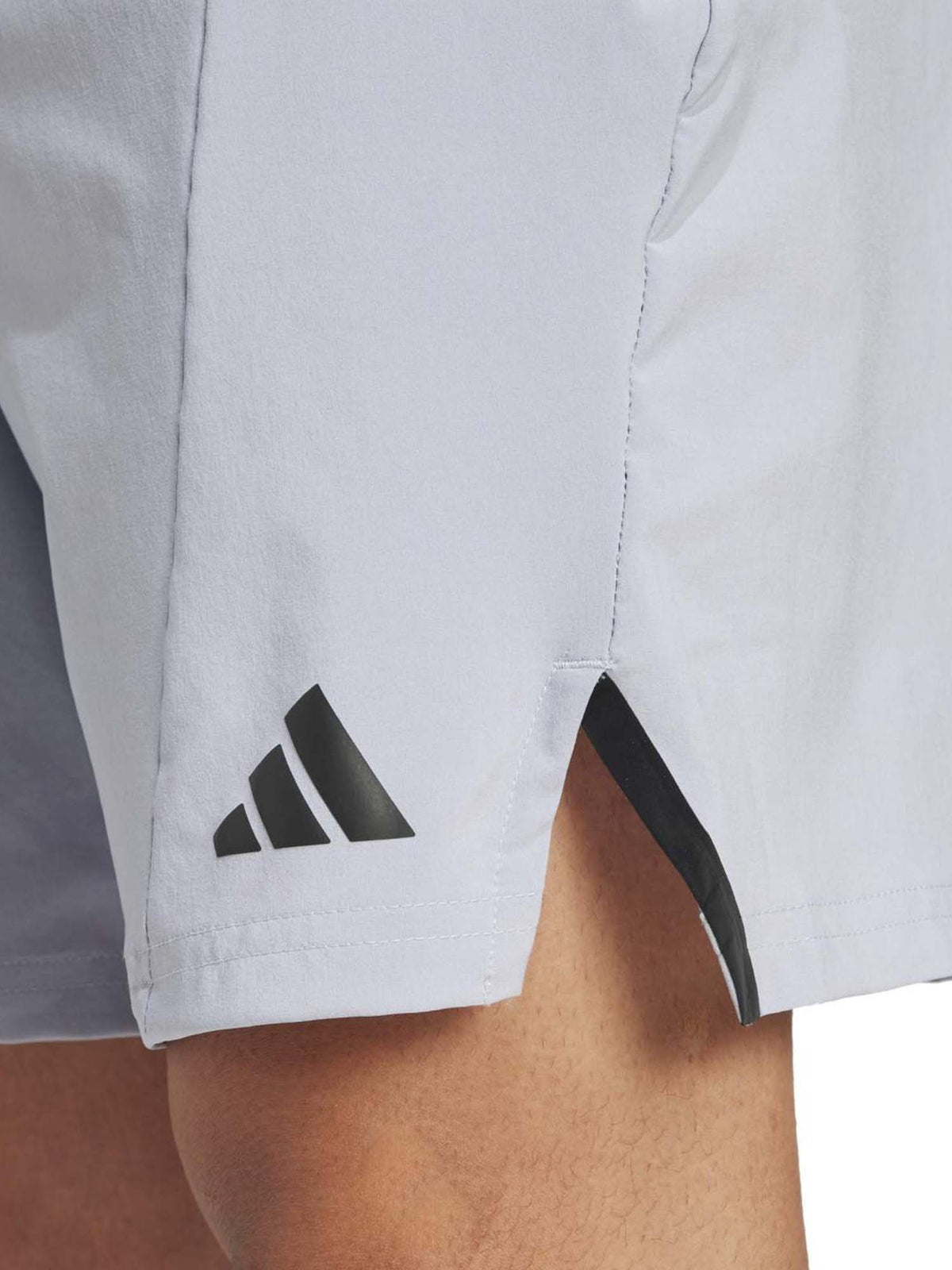 Adidas short training da uomo grigio