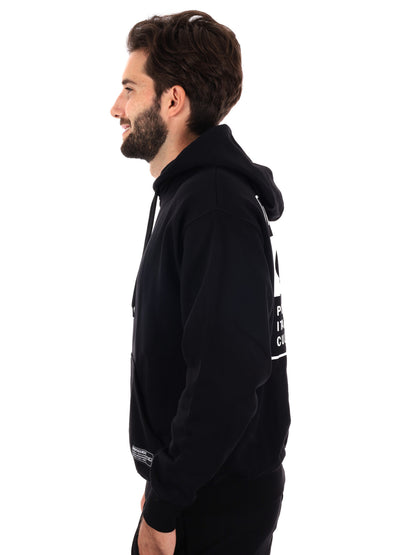 FELPA CON STAMPA SUL RETRO PROPAGANDA DA UOMO NERO BIANCO