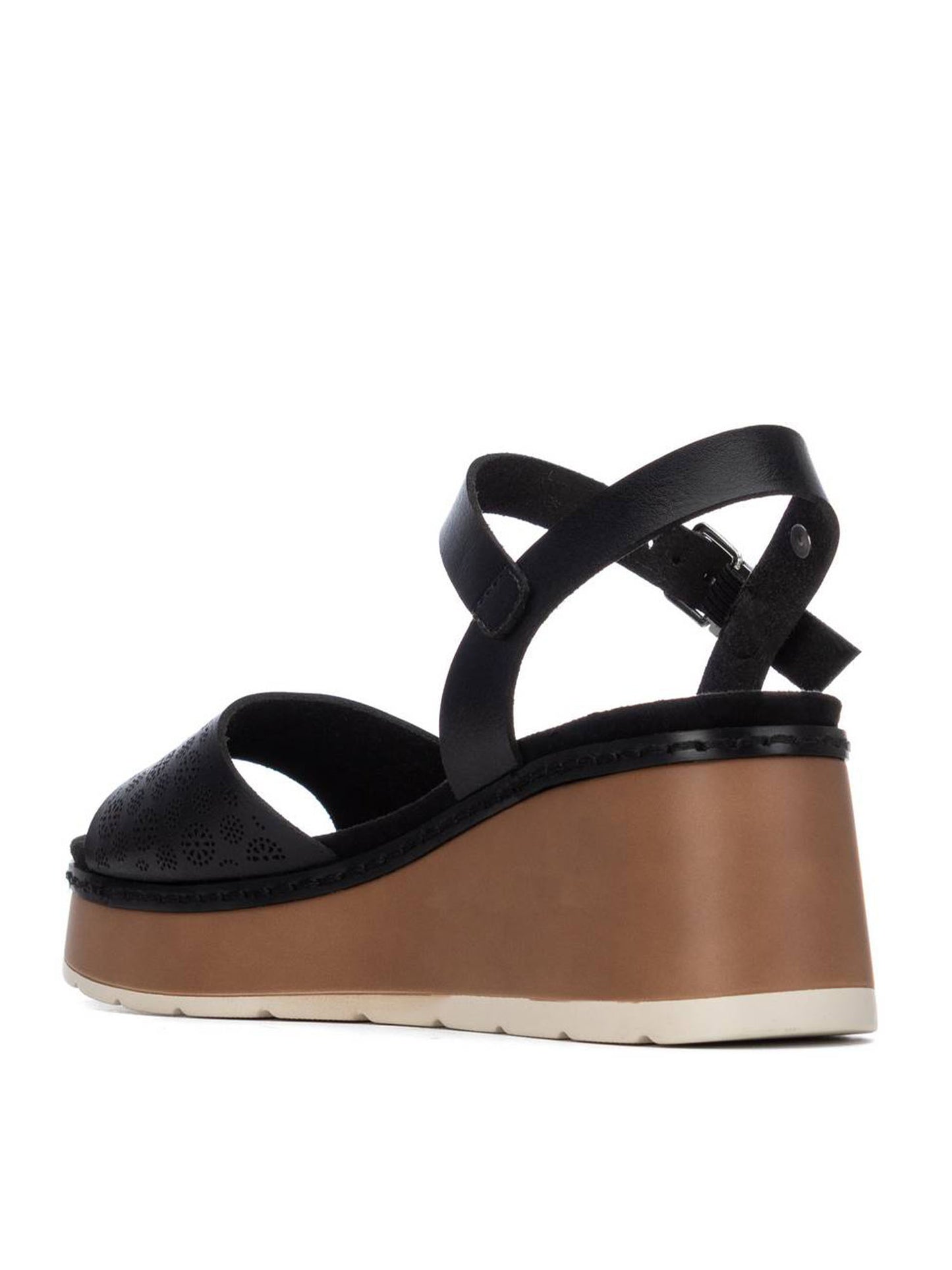 Sandali donna Refresh neri con design versatile per la primavera estate