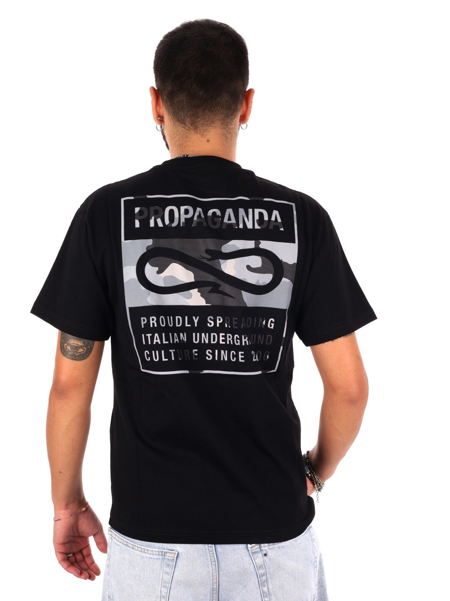 Propaganda, t-shirt da uomo nera